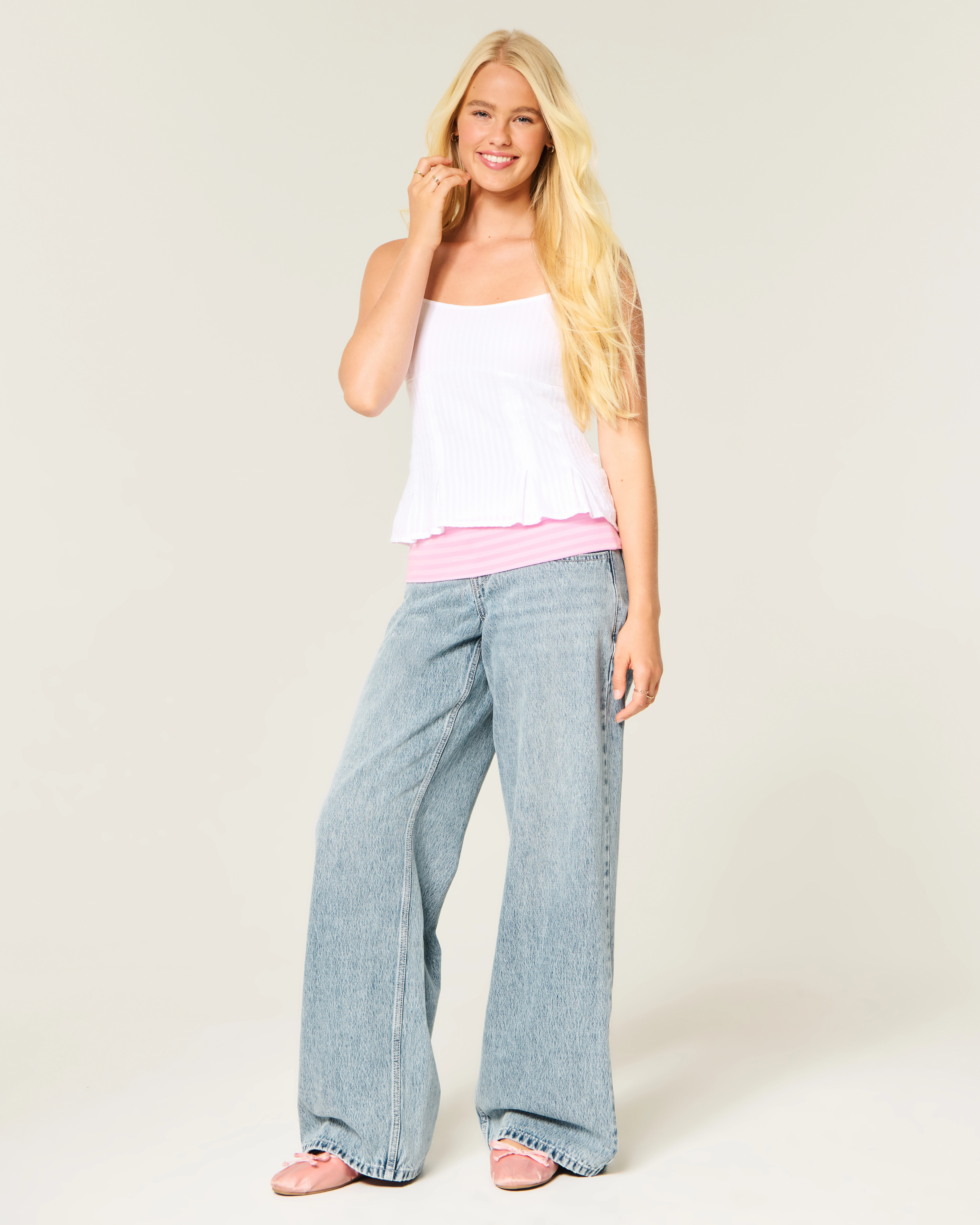 Ultra Low-Rise Foldover Waist Super Baggy Jeans | Hollister (US)