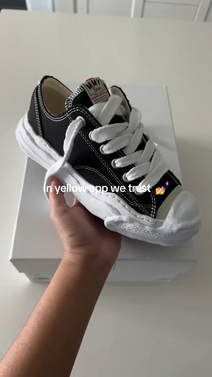 Link➡️ https://sale.dhgate.com/esvemv98 • These give “fashion insider” sneakers without the fashion insider price.
I love sneakers that don’t look basic. The chunky warped sole makes outfits look styled even with sweats or jeans. If you like elevated casual outfits, these do the work for you.
#ltkshoecrush #ltkstyletip #ltkunder100 #ltkstreetstyle #ltkfashionfinds #ltkseasonal


#LTKgrwm #LTKSaleAlert #LTKootd