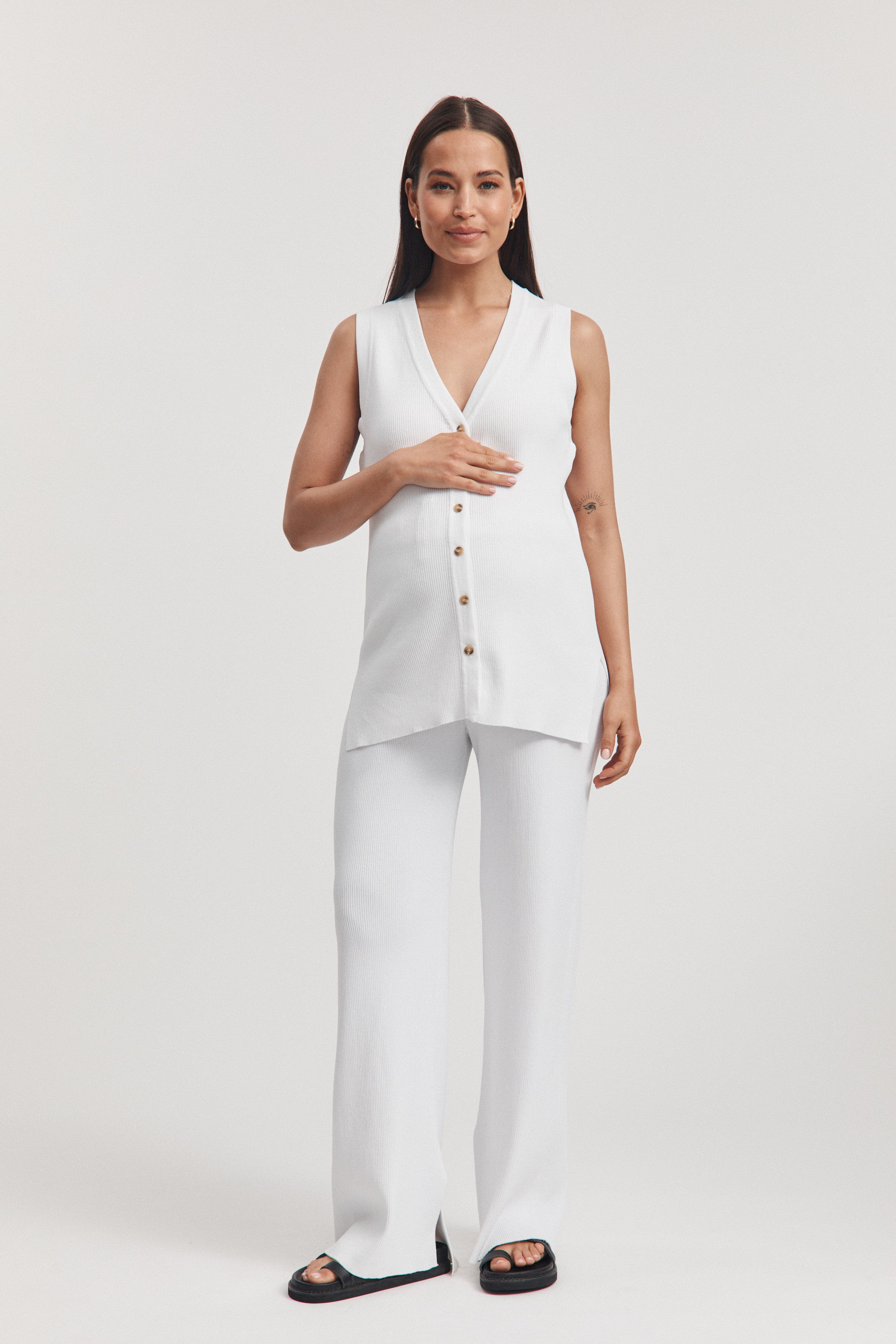 V Neck Rib Tank (White) | Legoe Heritage Maternity APAC