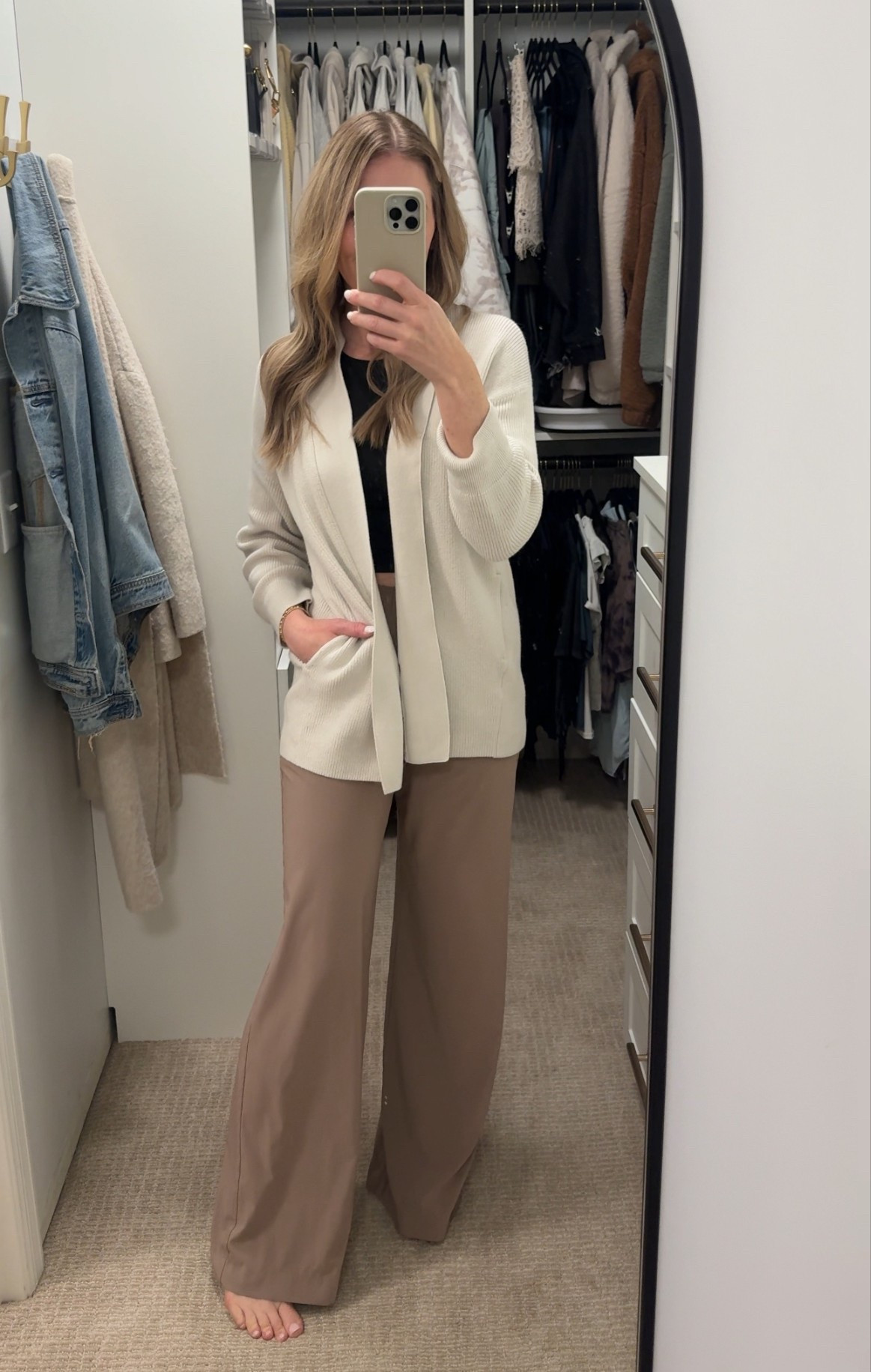 My fabaoite new pants! I’ll be wearing these all summer since they are super lightweight and the waistband is so comfortable! They also come in multiple length options. 

#LTKHome #LTKmomlife #LTKootd