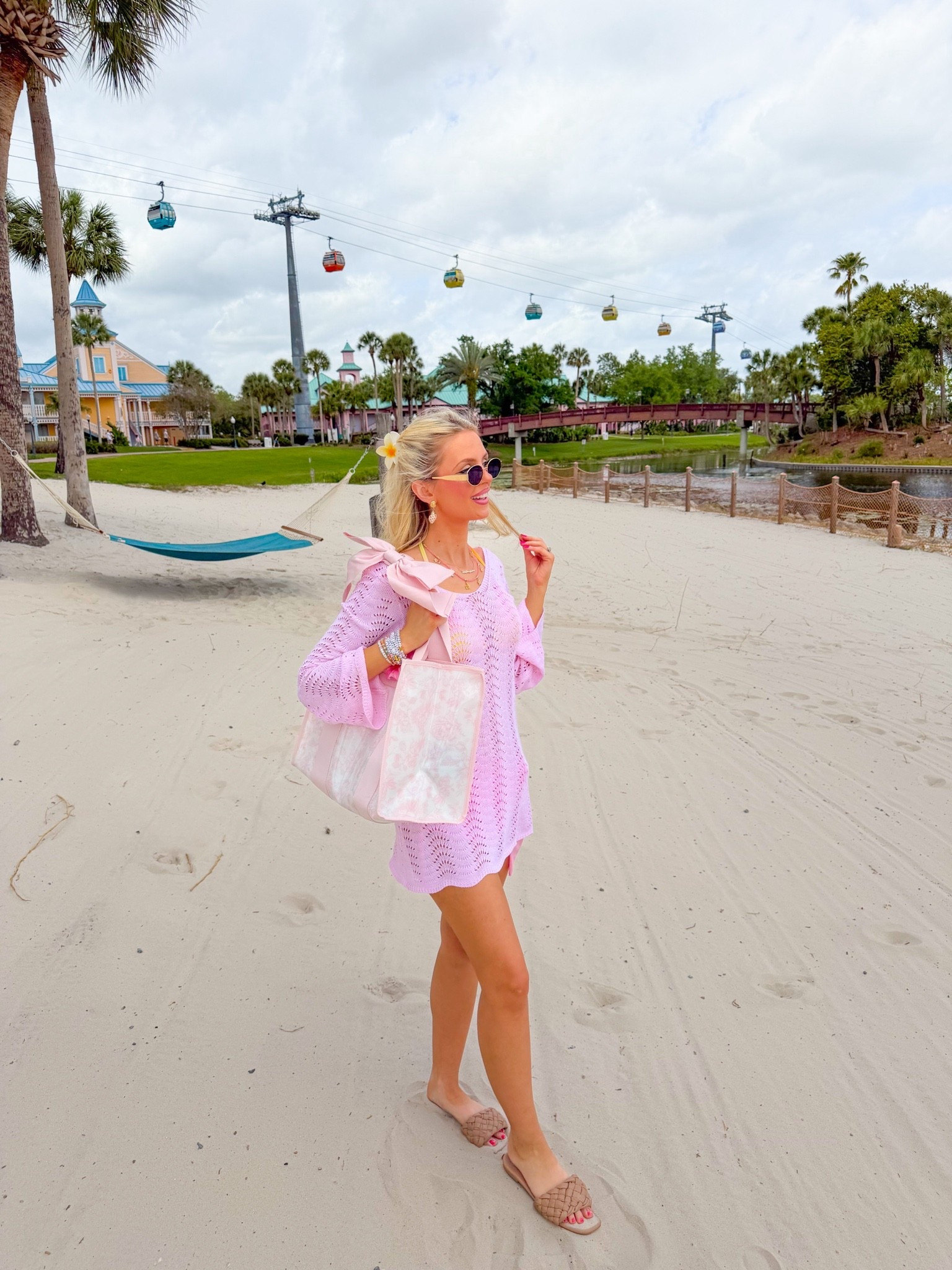 Pink beach look🩷🌺🧴🌸