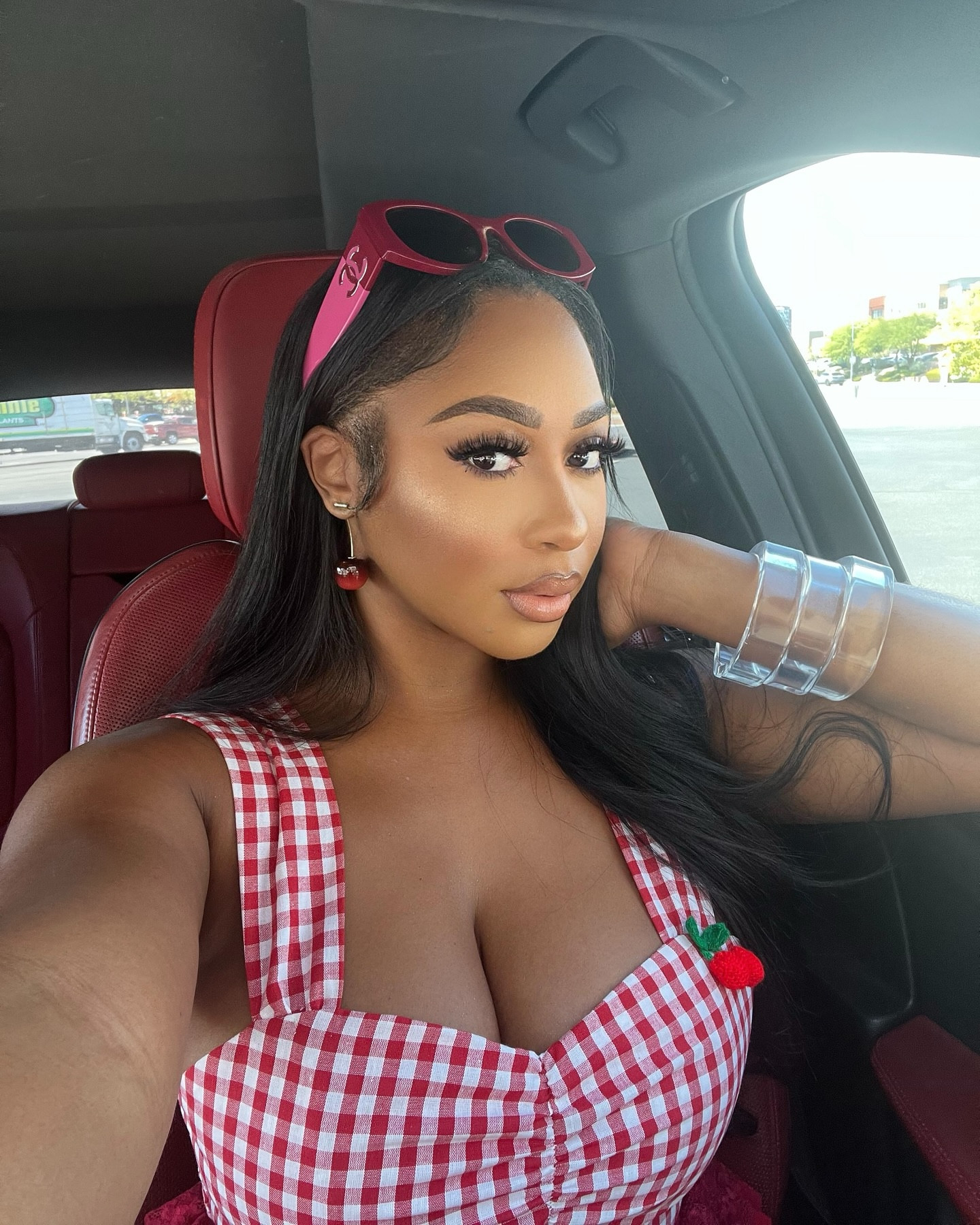 Always been the 🍒 on top. 
.
.

New Month, New Goals, Let's get it bookies! 💪🏾

#helloseptember #carselfies #fashioninspo #trendingfashion #fashionstyle #redinterior #blackfashionblogger #blackfashionista