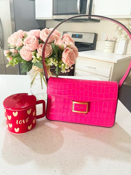 Calling all Pknkaholics 💕!  I’m moving my new Pink Kate Spade bag.  The gold hardware and attention to detail is beautiful 

#LTKitbag #LTKsalealert