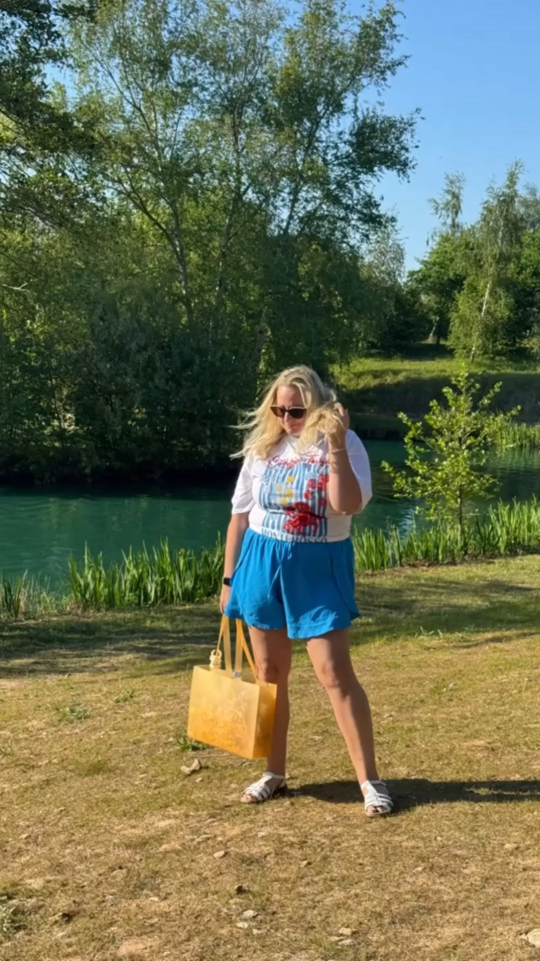 I think I’m lucky in the fact I’ve never really felt the need to cover my body in the summer and I forget that not everyone feels like they can wear shorts, or a vest top or a bikini etc so I’m here to say not once when I’ve worn those things have I had anyone tell me to cover my arms/ legs/ belly. Because most people in real life really don’t care! I can’t think of any time I thought oh that person shouldn’t have their arms out! Because we just don’t. So get your body parts out (within reason 😂I have to say I do judge a booty short on any body in the wrong environment- ie doing the weekly shop lol 😂) because no one cares if you wore the vest or the shorts honestly. 
.
I took it one step further and wore brightly coloured shorts! @relr._ always to stop chub rub! And paired it with this @riverisland crab tee. I tied it at the back with a hair bobble for more shape. The tee also comes in mini me too super cute! 
.
#imwearingri #relr #plussize #plussizestyle #midsizestyleinspo #summerstyle