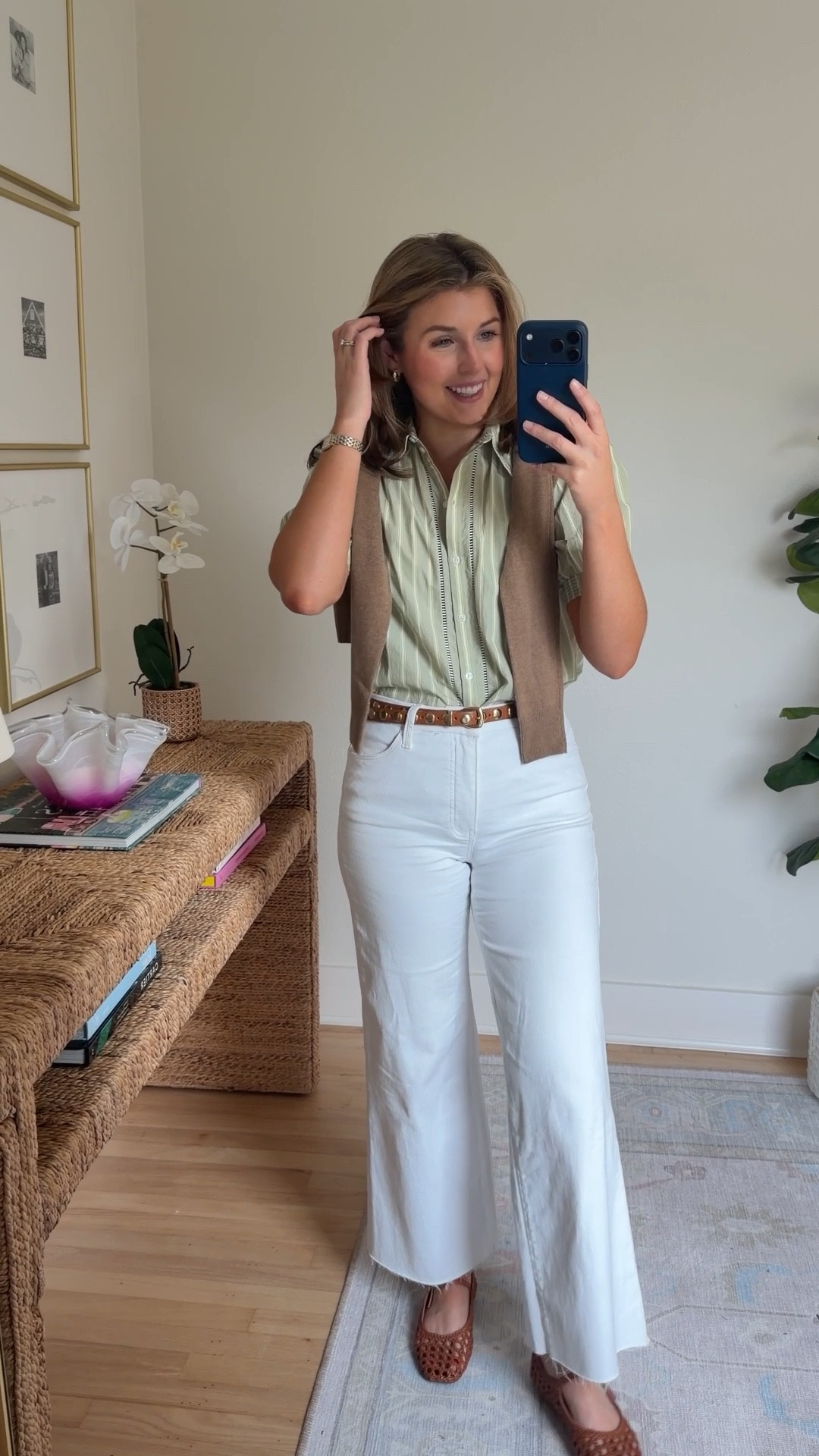 OOTD today! Wearing a 2 in shirt and 0 in jeans 