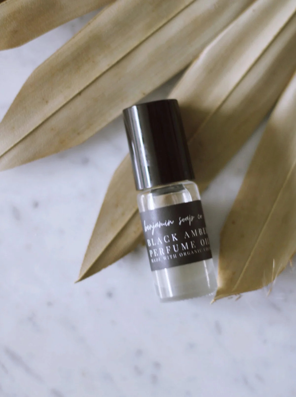 MINI PERFUME OIL - BLACK AMBER | raëliv