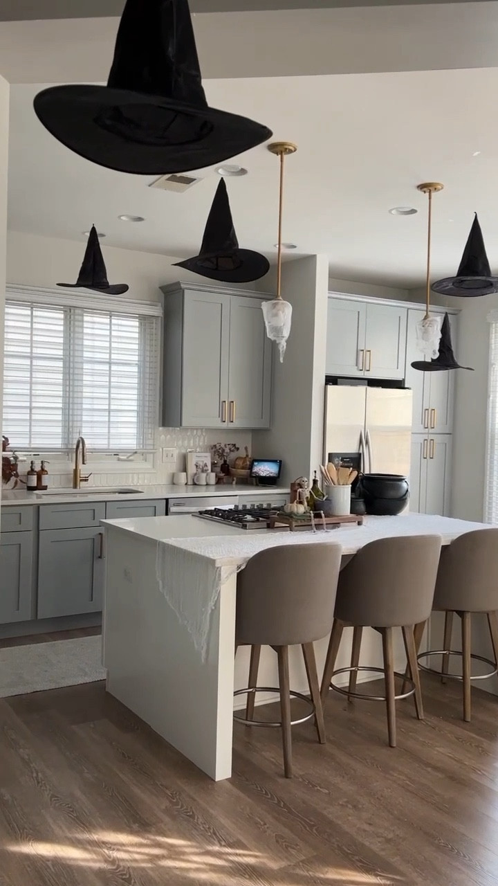 Halloween, hats, cauldron, party idea, spooky, web, skeletons, bats

#LTKparties #LTKhome #LTKfamily