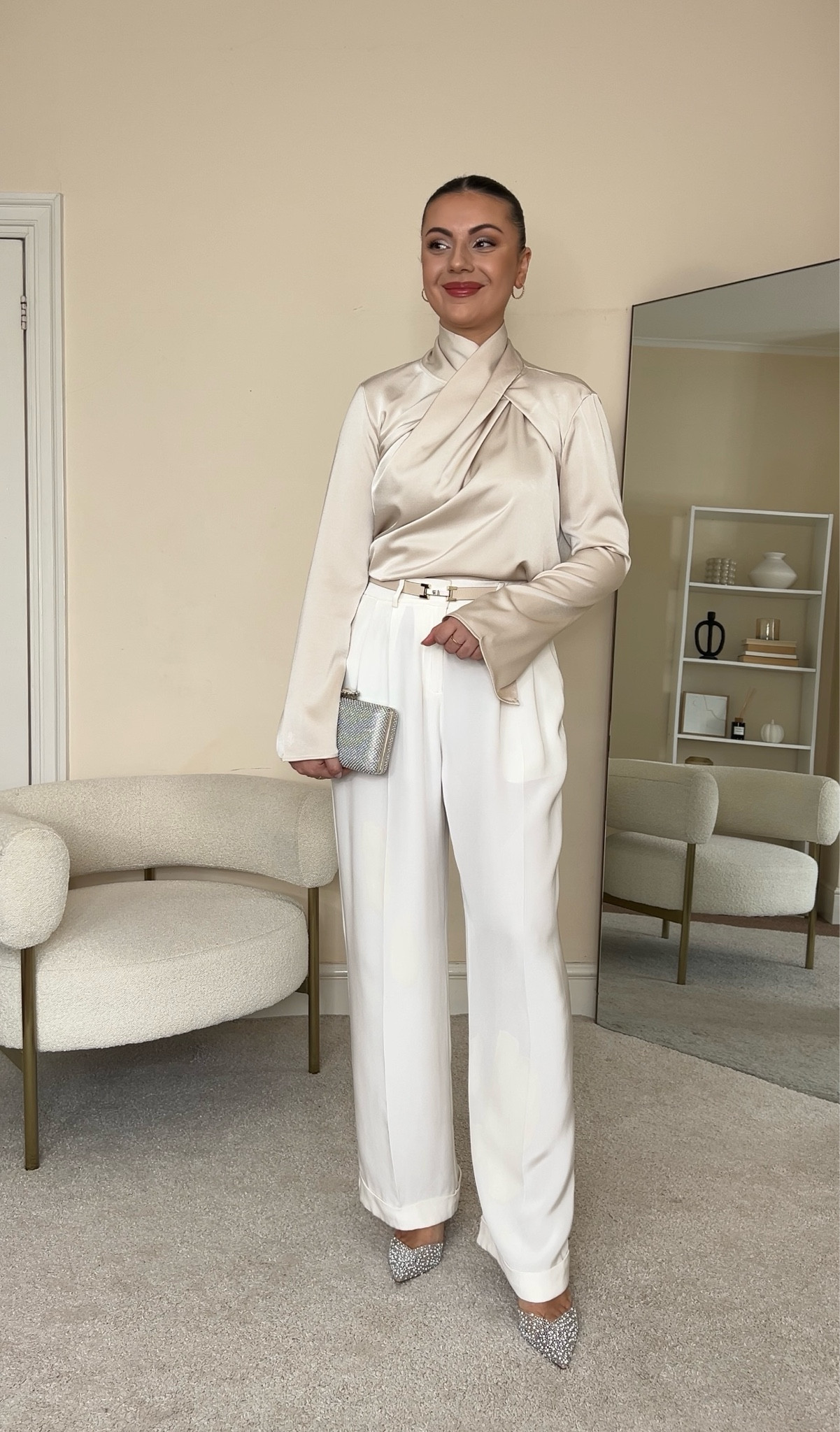 Work Christmas party outfit idea.
Blouse is from H&M, wearing size S.
Trousers are from LilySilk, wearing size UK14.
Heels are from Zara, ref.2815/110.
Clutch bag is vintage .

#LTKfindsunder100 #LTKstyletip #LTKHoliday