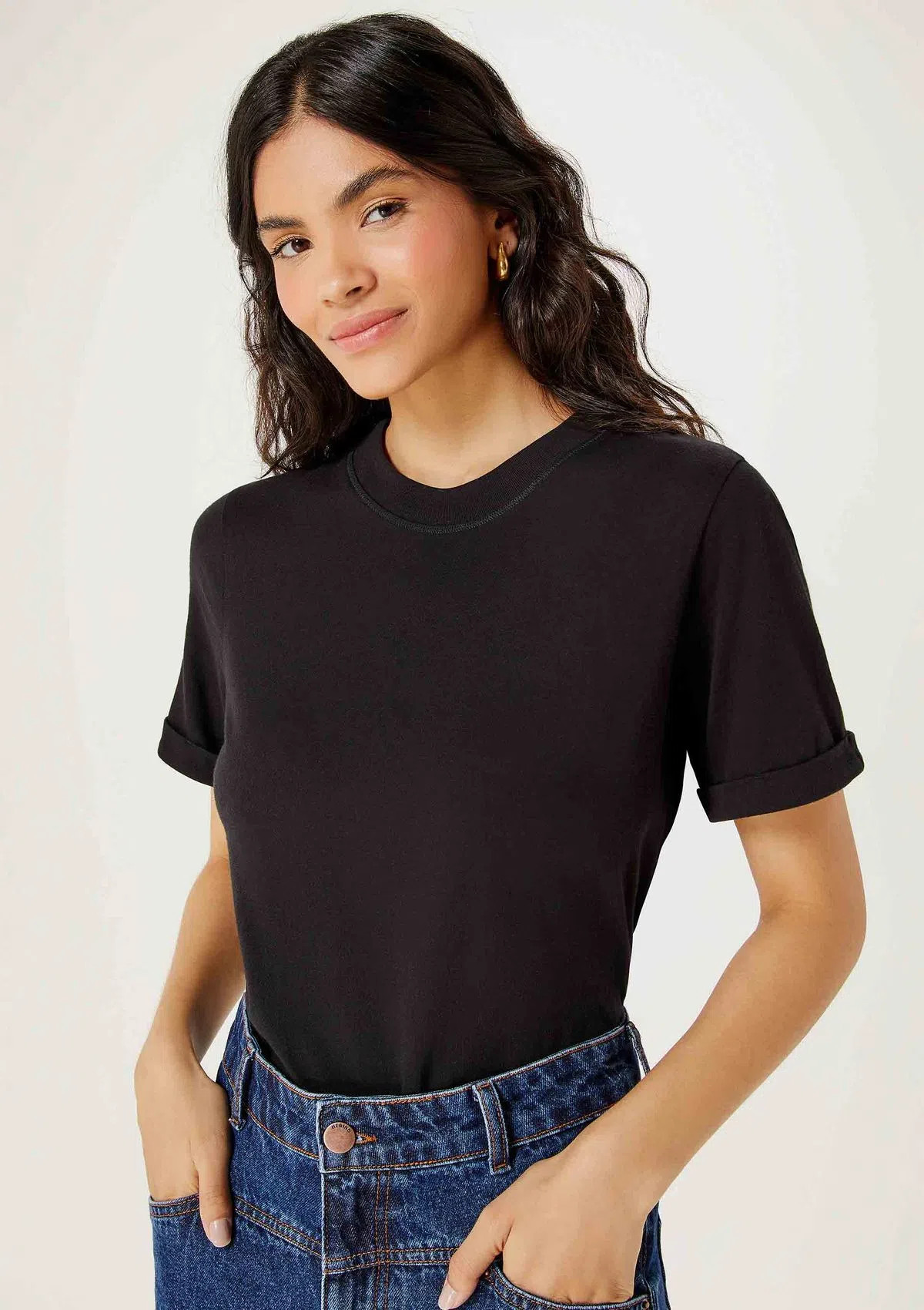 Blusa Feminina Manga Curta Em Malha De Algodão - Preto | Hering (BR)