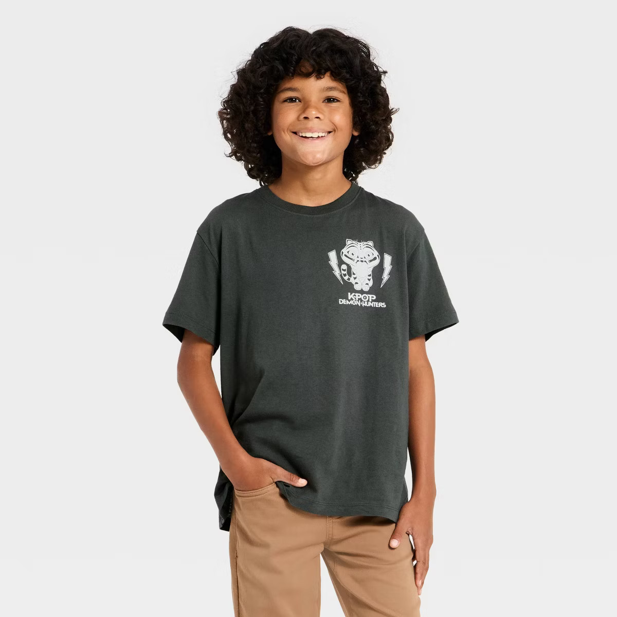 Boys' KPOP Demon Hunters Derpy Oversized T-Shirt - Charcoal Gray | Target
