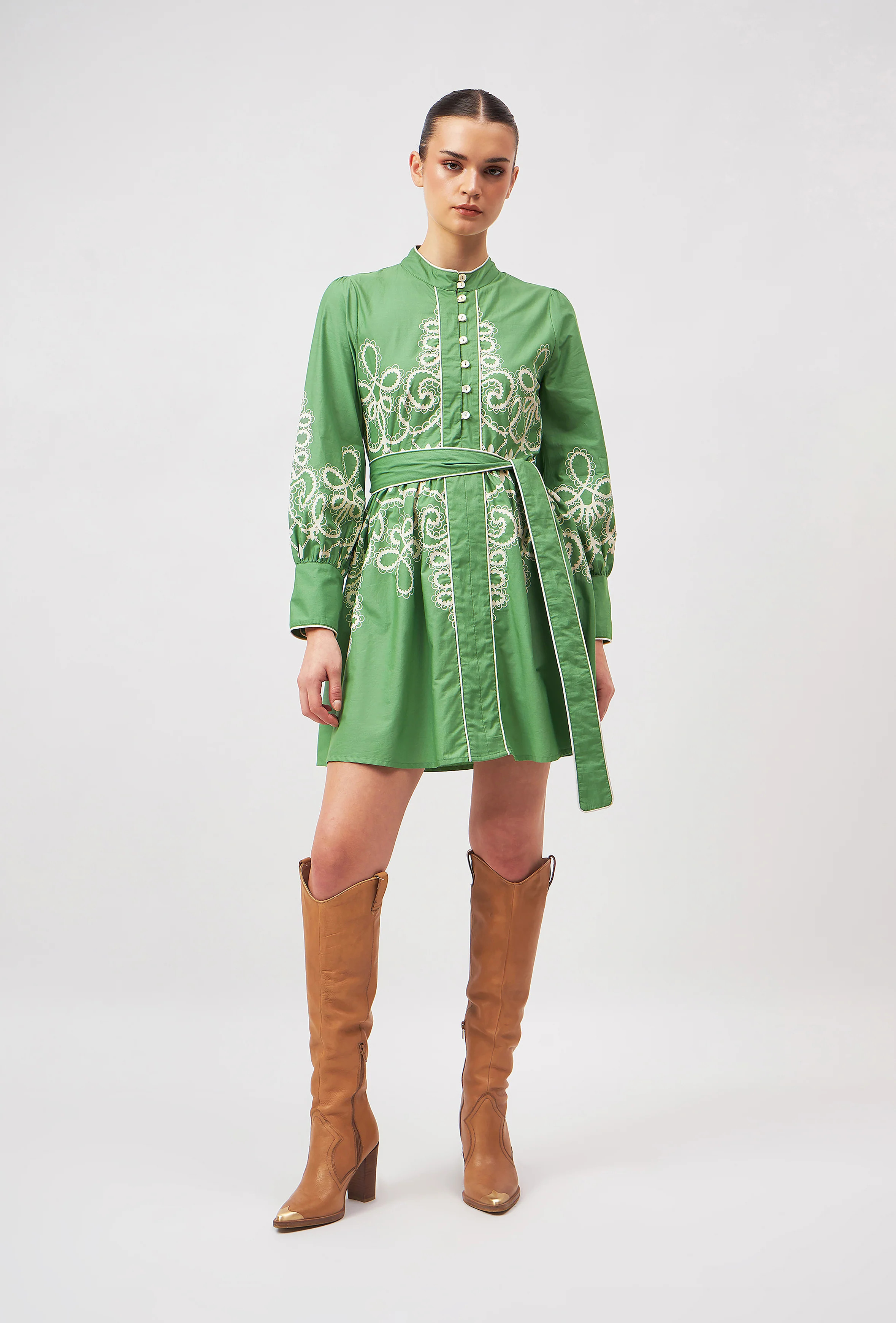 1472 Nella | Beyond By Vera