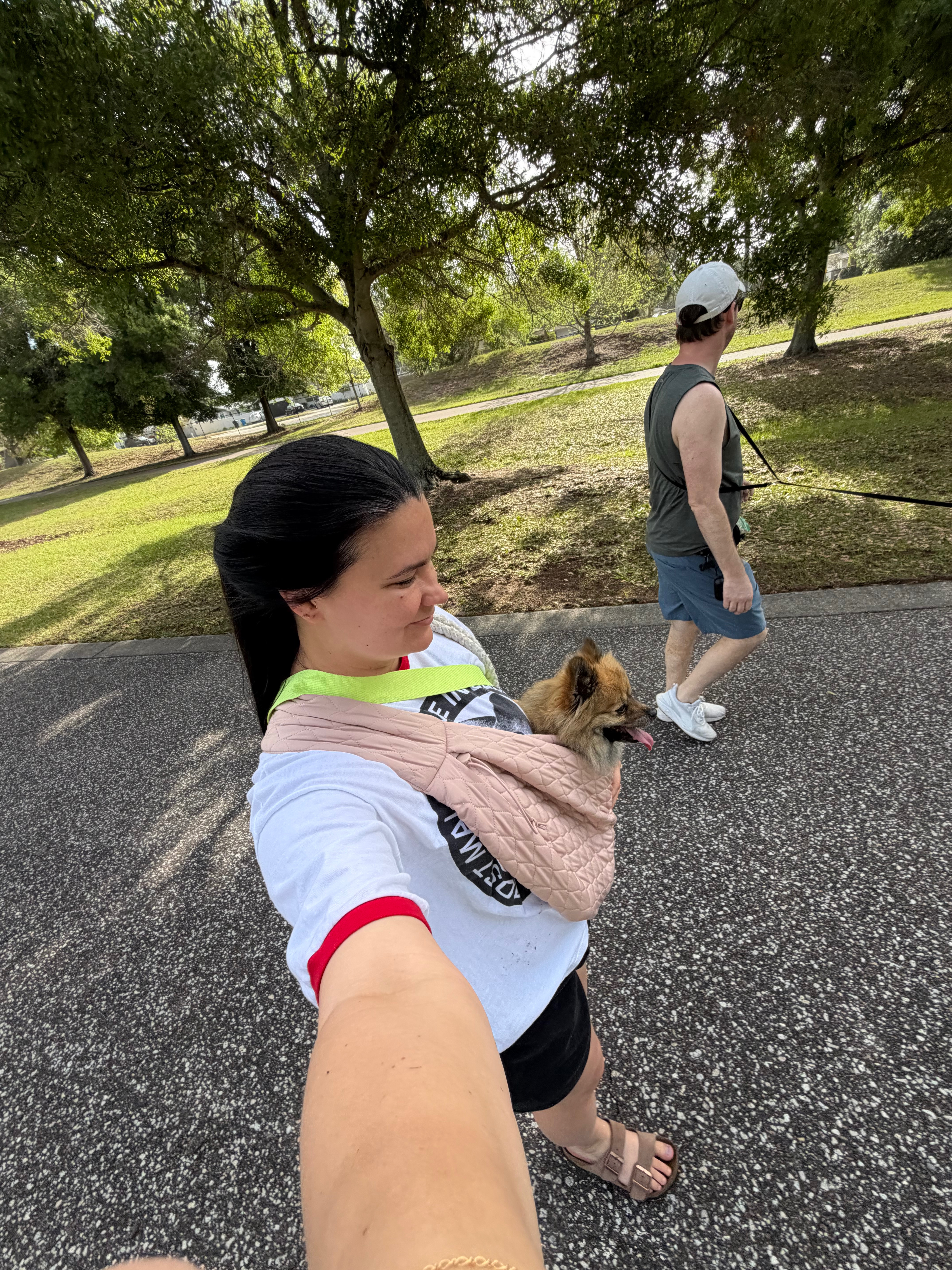 The perfect sling for small dogs 

 