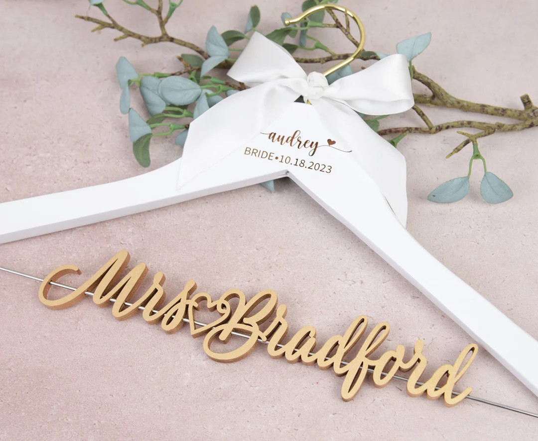 Custom Wedding Hanger  Personalized Bride's Last Name  - Etsy | Etsy (US)