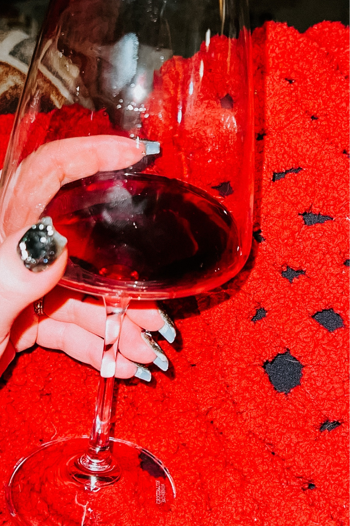 Cozy blanket, wine, & WICKED ❤️ great end to a Tuesday night! 

#LTKWatchNow #LTKFamily #LTKHome