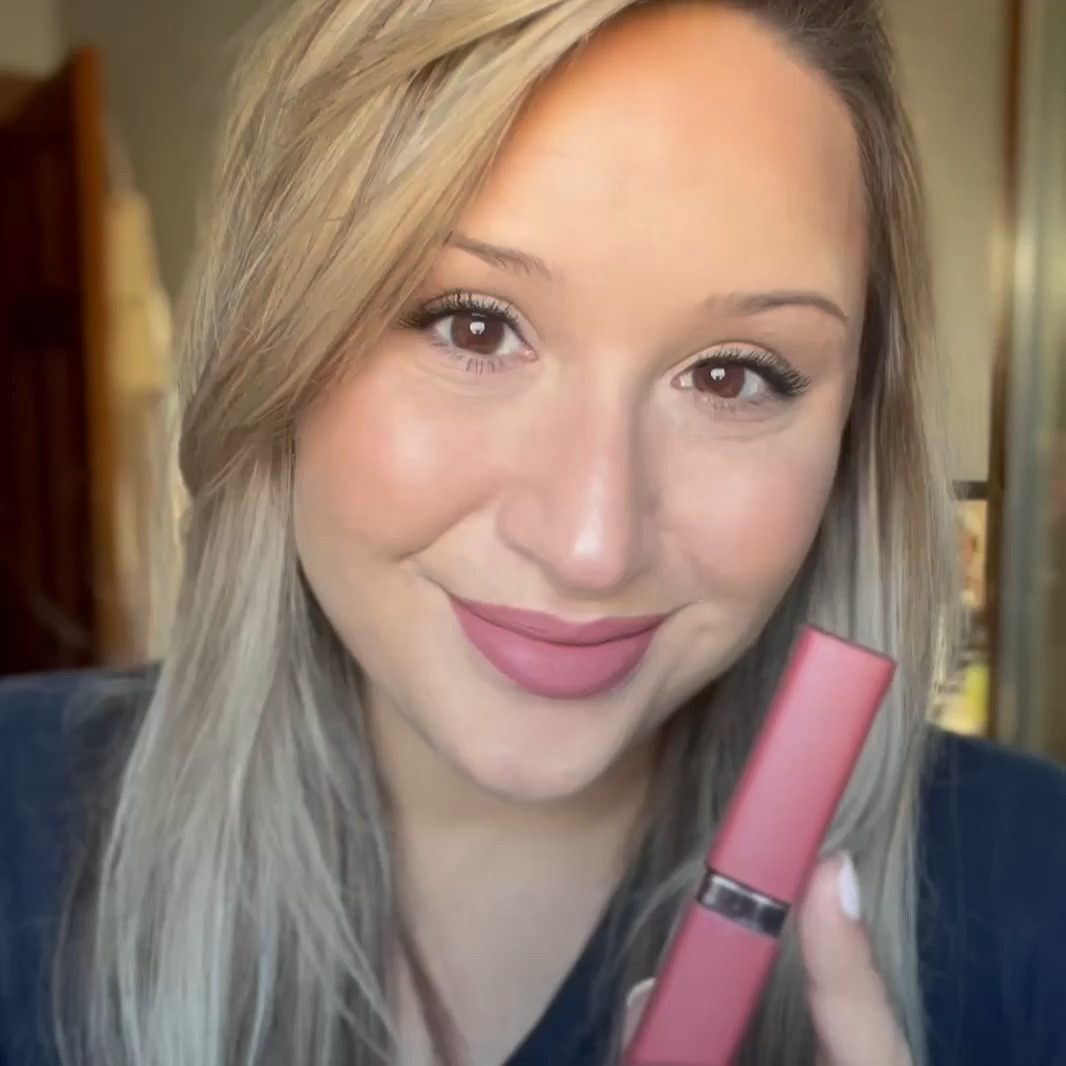 Affordable Smudge-proof lipstick! 

#lipstick
#HolidayOutfit
#Makeup
#StockingStuffers

#LTKWorkwear #LTKBeauty #LTKWatchNow