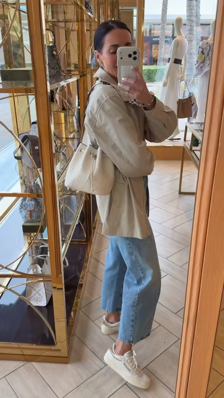 New arrivals from Tory Burch, spring bags, designer bags, ivory bucket bag, anna monteiro, annabrstyle, blushingrosestyle

#LTKOver40