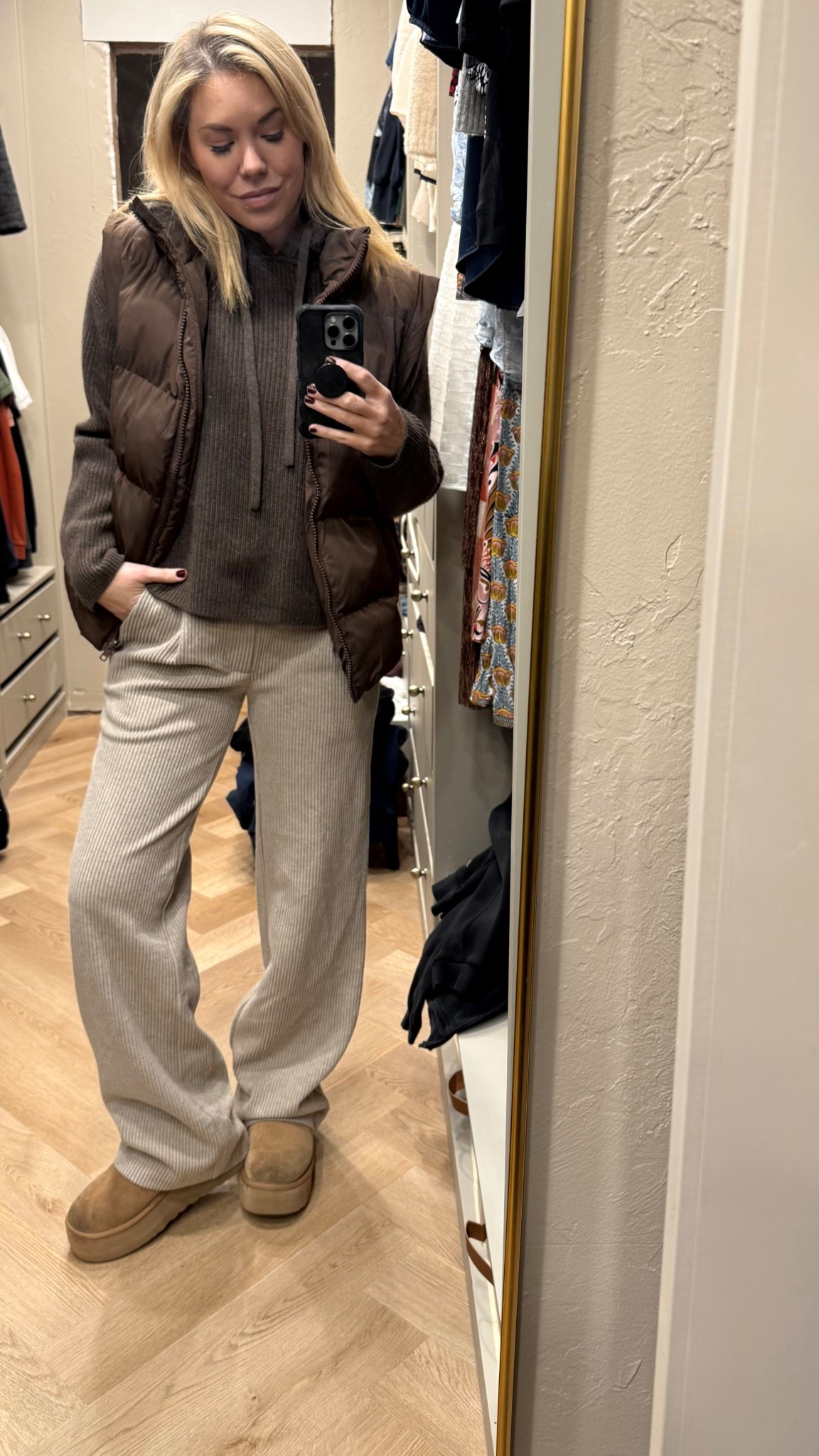 Weekend cozy outfit
(Love these Varley pants and they are almost sold out!)

Packed this for a girls lake tripp

#LTKootd #LTKdayinmylife #LTKgrwm