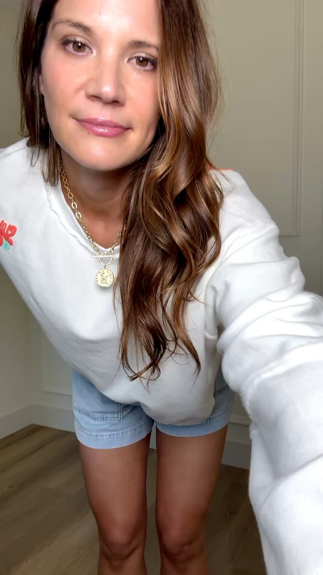 This sweatshirt and shorts combo is so comfy yet cute. I love the paperbag drawstring denim shorts and the length is so good at 6 foot, which makes them even better for everyday wear.

Tall girl outfits, Sweatshirt outfit, Paperbag denim shorts, Drawstring shorts women, Casual comfy outfits, 6 foot style, Everyday outfit ideas, Spring summer outfits, Comfortable outfits, Easy outfit combos, Relaxed style, Stang and Co


#LTKTall #LTKSeasonal #LTKmomlife