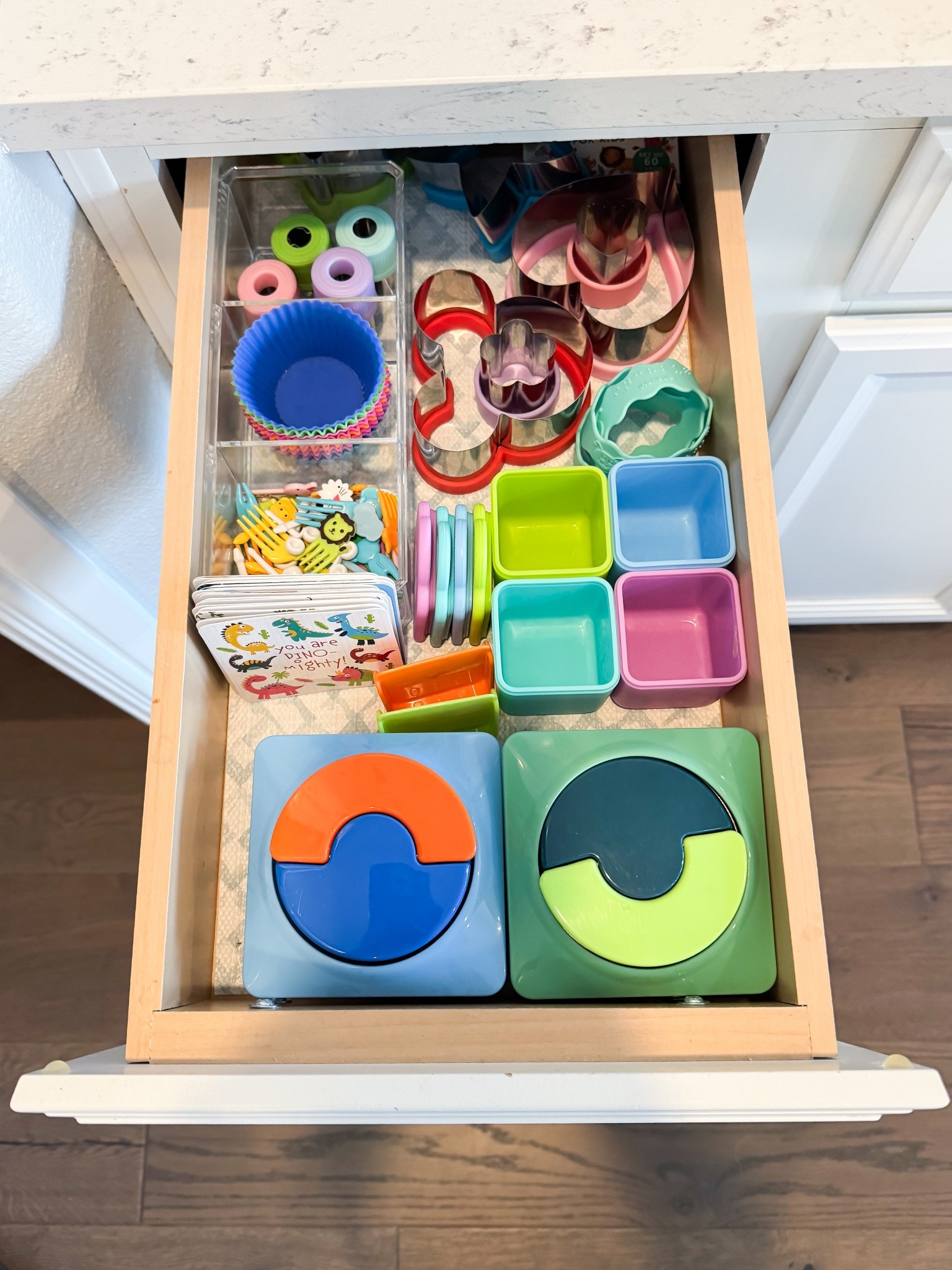 Lunch box organization drawer for kids, Omie box, lunch notes, fun lunch supplies for kids, preschool lunch, how to organize kids lunch, pack kids lunch, kids lunch ideas #omiebox #funlunch #lunch #kidslunch #kitchenorganization #kidsorganization #lunchdrawer #lunchideas #mothersdayout

#LTKFamily #LTKKids #LTKFindsUnder50