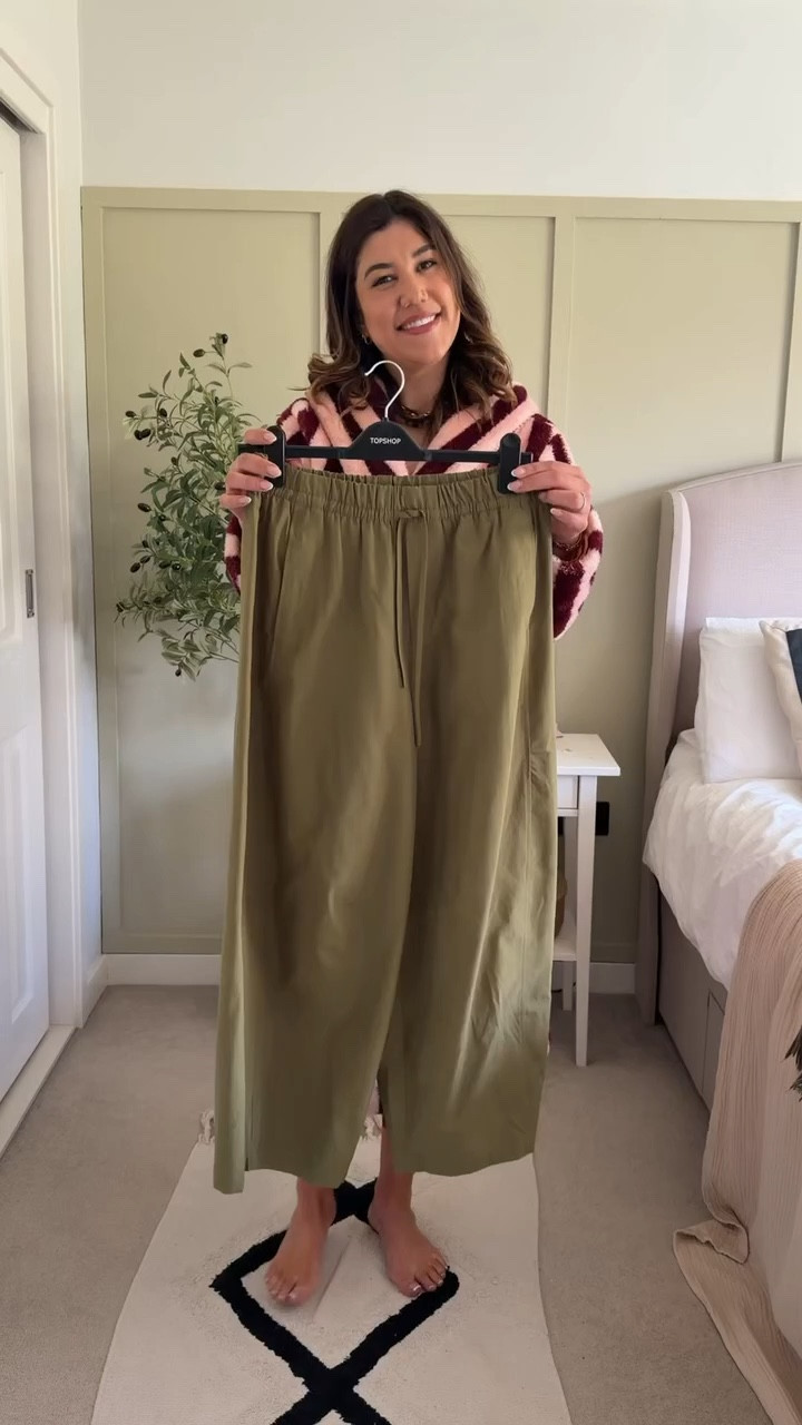 My kind of everyday outfit 

Barrel leg trousers 
Khaki trousers 
Birkenstock Boston’s outfit 
Denim jacket outfit 
Mum outfit

#LTKspring #LTKsummer