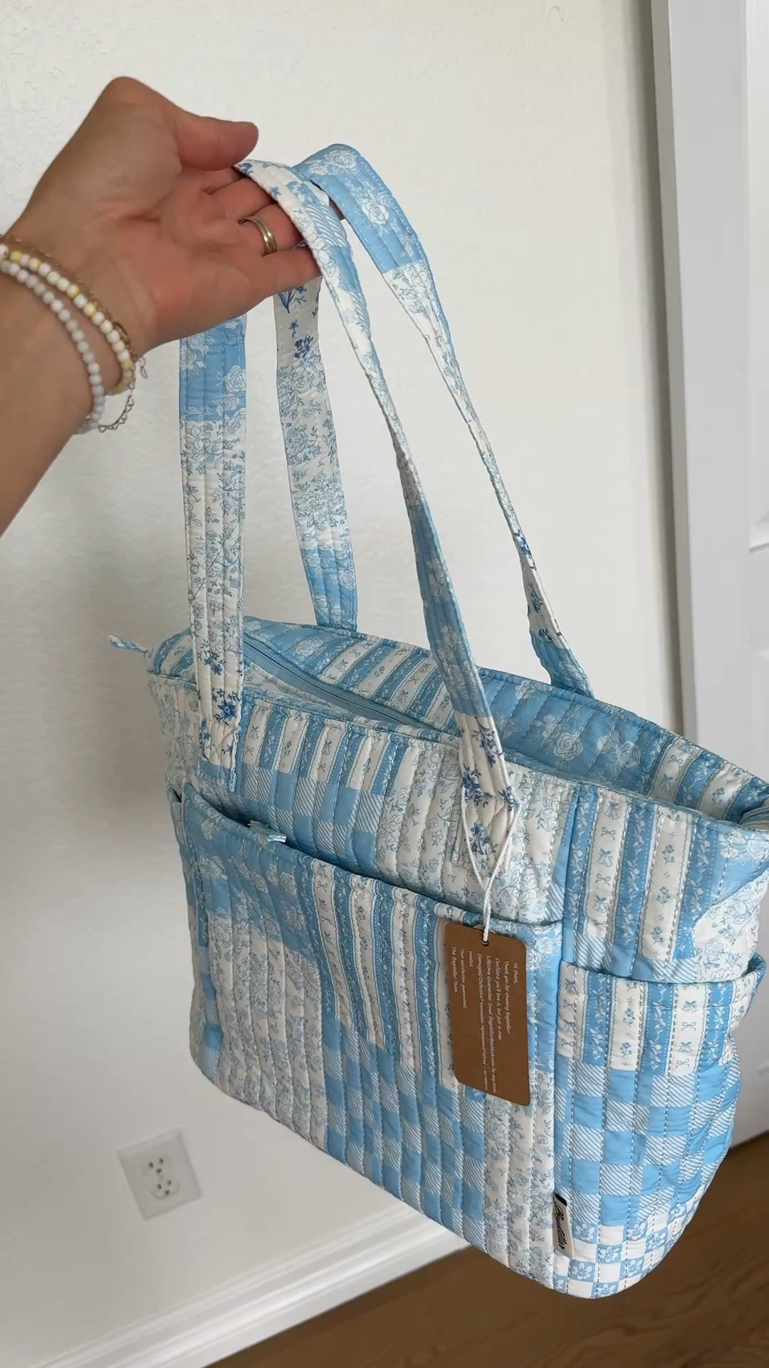 Loving this quilted bag from Amazon!! Great colors for summer.