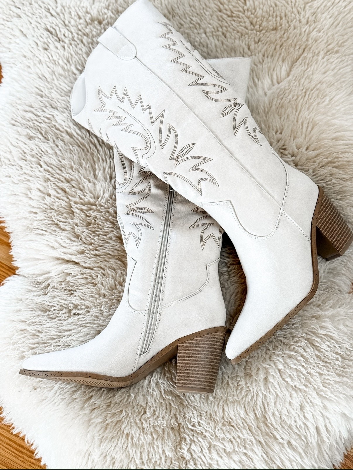 These boots are perfect year round! 

#LTKHoliday #LTKCyberWeek #LTKGiftGuide