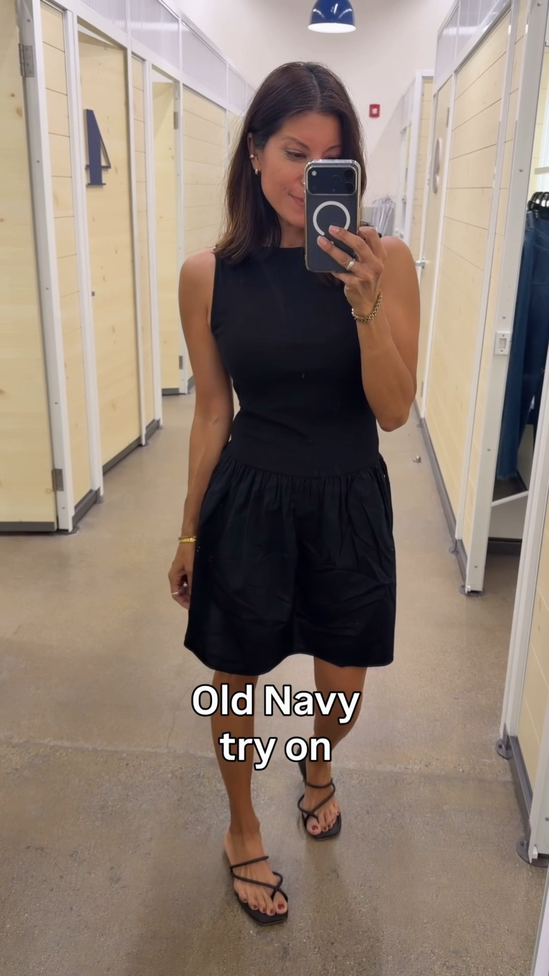 Made it in to Old Navy 

Tried on a few things I hadn’t tried before. 

The gauze top - love this material for summer size xs 
Straight shorts went to a size 2 
Cardigan size xs 
Boot leg jeans size O 
Dress size small. Did not try xs 

Spring outfits 
Spring dress
Vacation outfits 

#LTKSeasonal #LTKOver40 #LTKootd