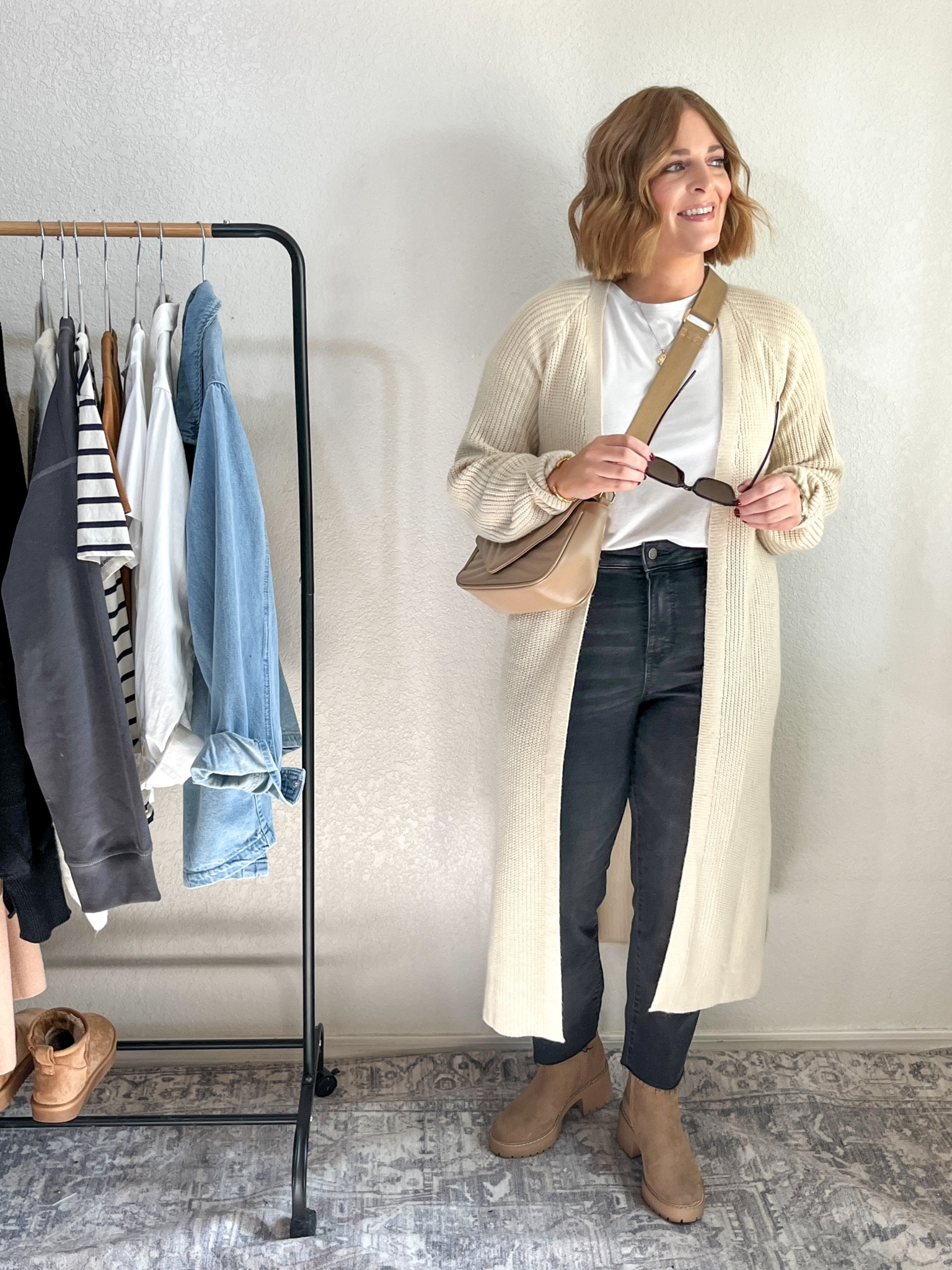 Ways to wear chelsea boots// duster cardigan + tee + black jeans

tee & cardigan L 
Jeans tts (I got the regular length and cut an inch off the bottoms)

#LTKfindsunder50 #LTKmidsize #LTKshoecrush