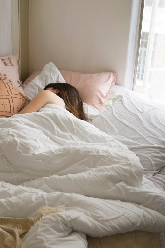 Margot Tufted Floral Comforter | Urban Outfitters (US and RoW)