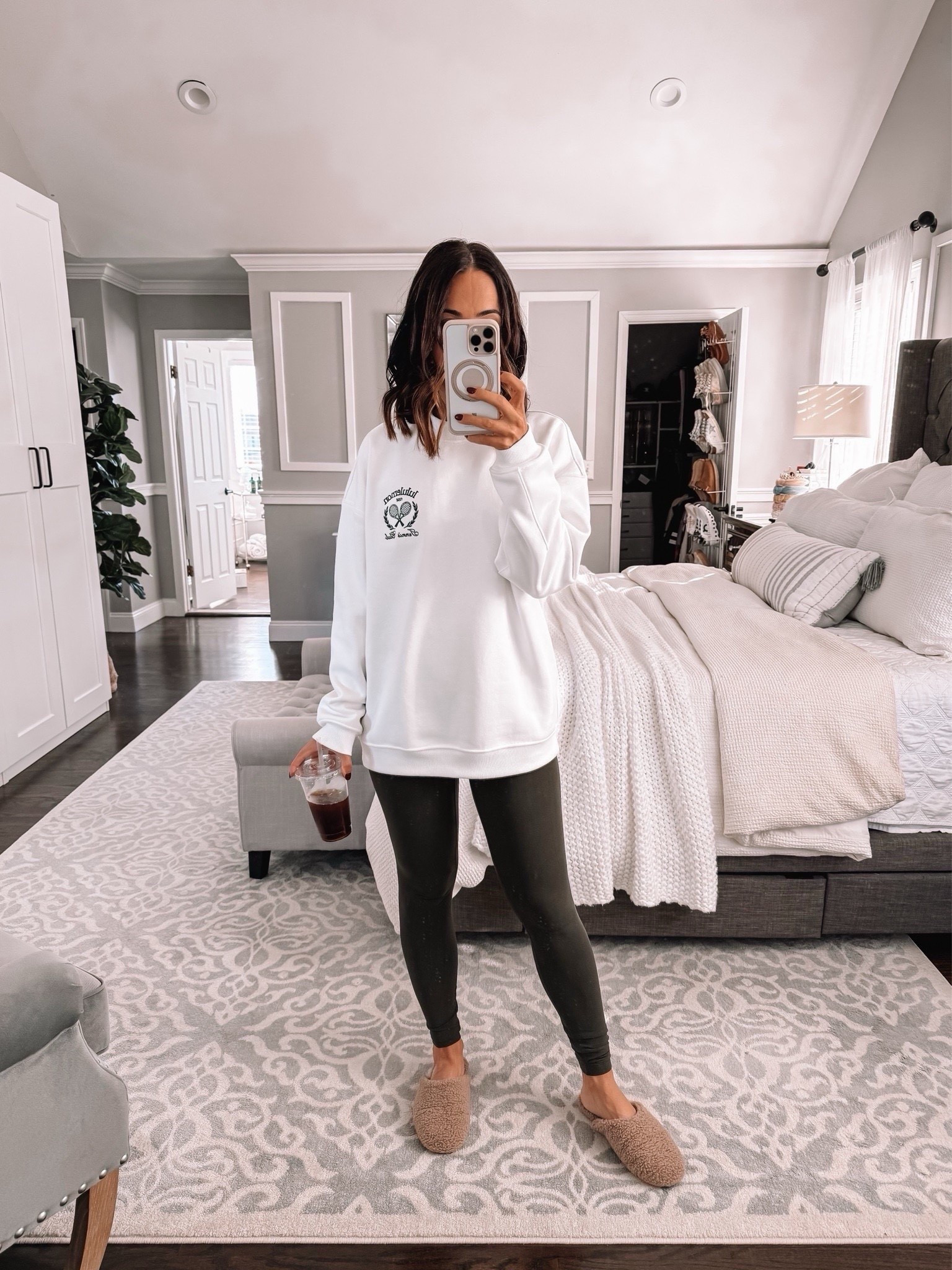 One of my all-time favorite Lululemon sweatshirts 🙌 AND this whole outfit is on major sale right now. Don’t miss it. 🔗⬇️


#LTKootd #LTKOver40 #LTKSaleAlert