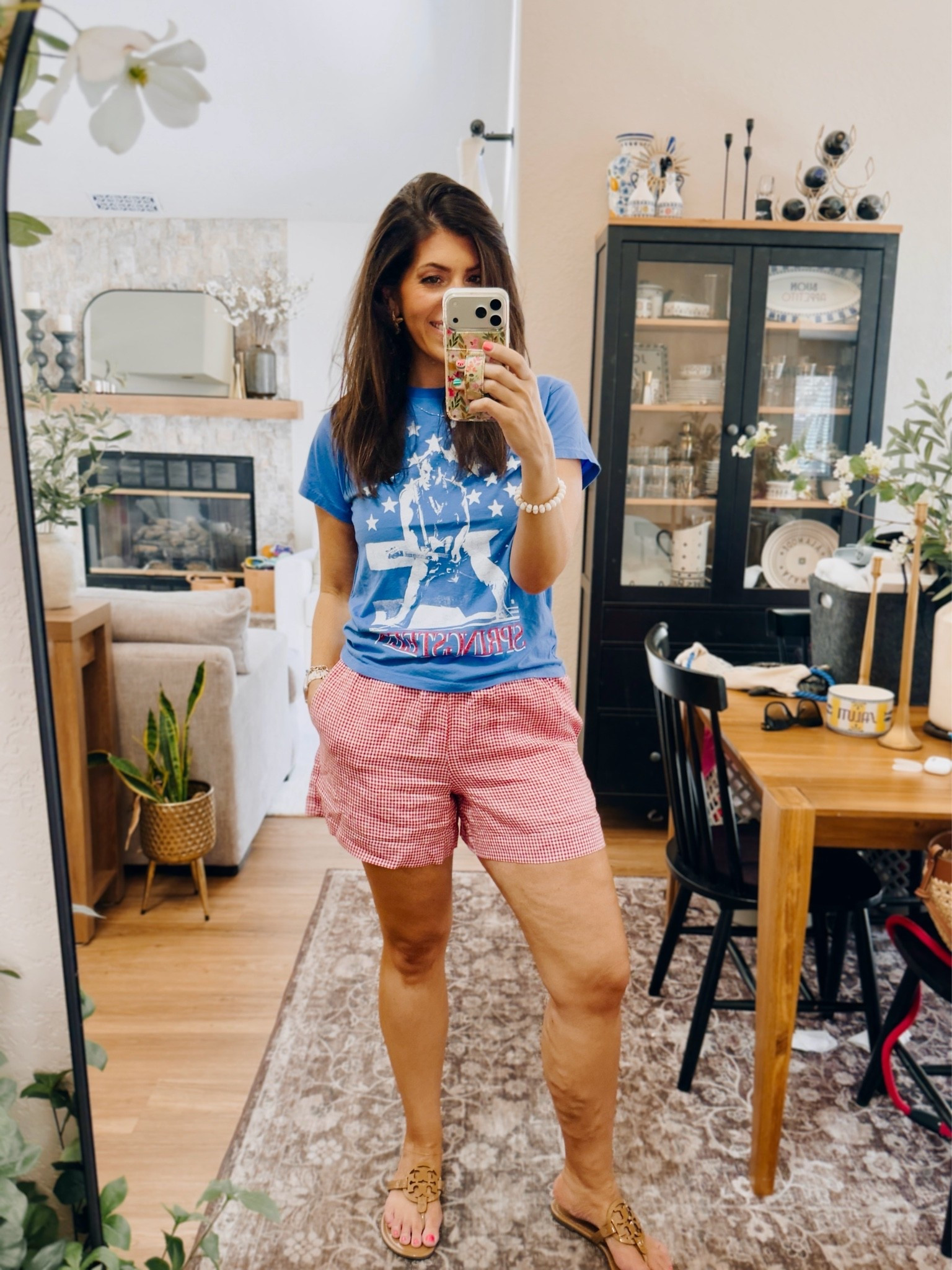 In a medium shorts and medium tee

#LTKMidsize #LTKTall #LTKootd