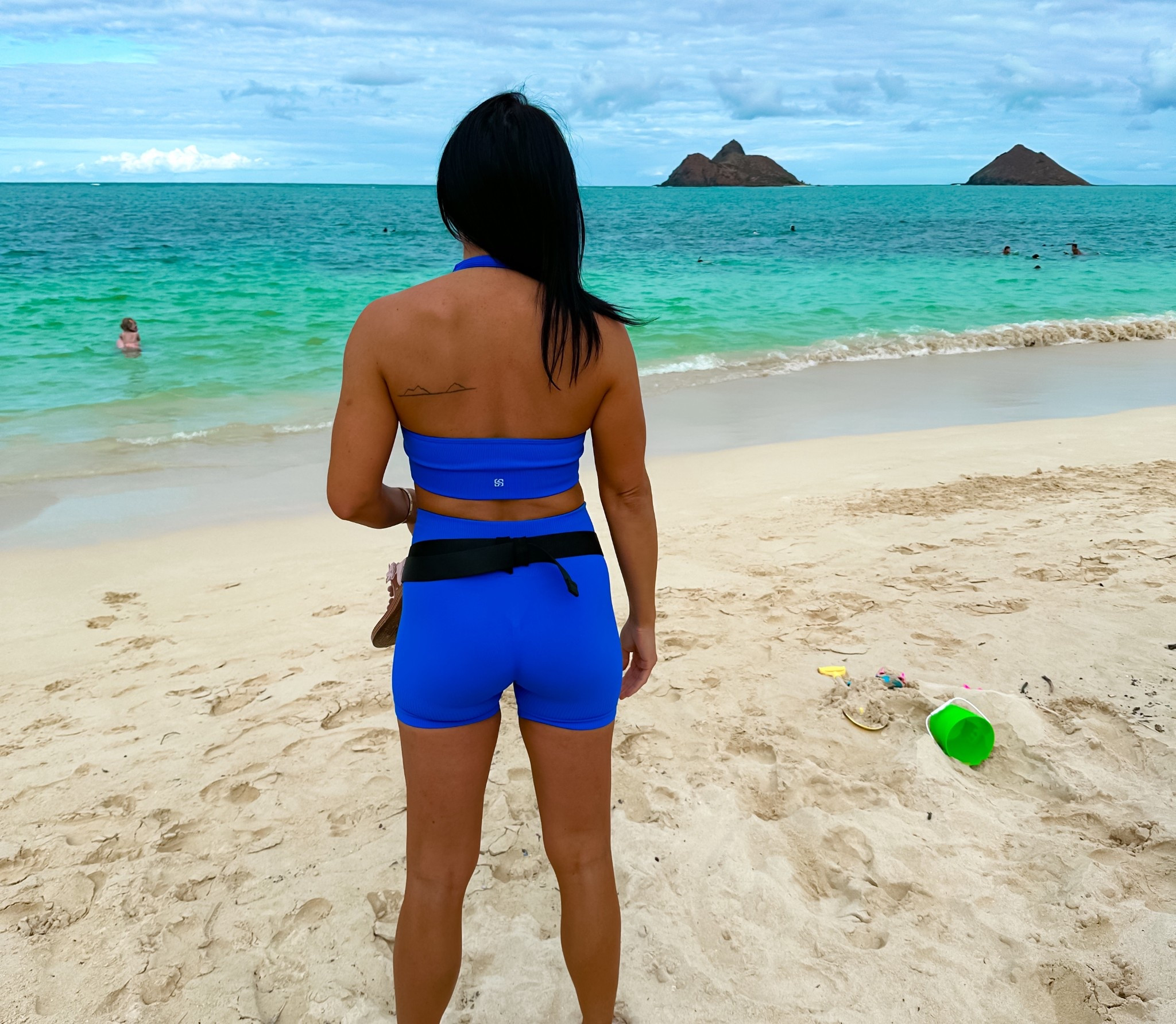 LOVE this workout set! It’s bright, has tummy control, and the halter top is supportive and has pads. Affordable and comfortable. 

Size S


#LTKTravel #LTKFindsUnder50 #LTKActive