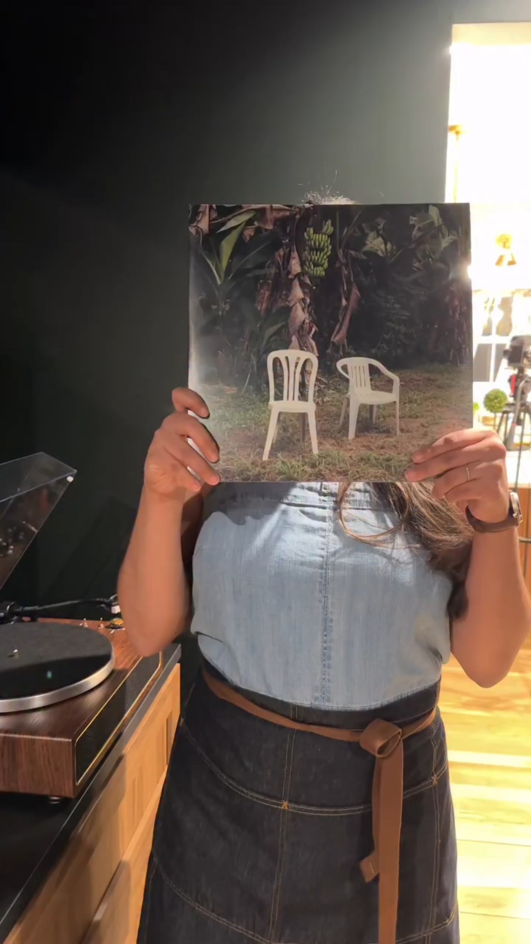 It’s here!!! Santa gifted me the @badbunnypr Vinyl and I couldn’t be happier. It arrived today and will forever be on repeat! 💙🫶🏽 And now for the Super Bowl to watch Benito perform 🙌🏽
.
.
.
#badbunnypr #vinyllove #musica #caribeña