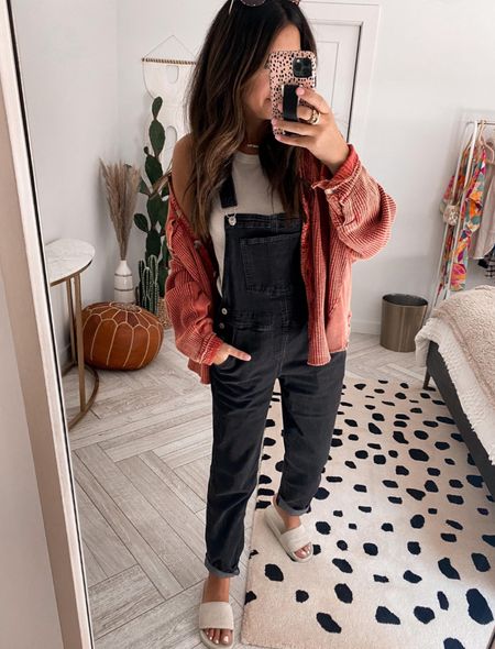 Overalls outfit going into spring 