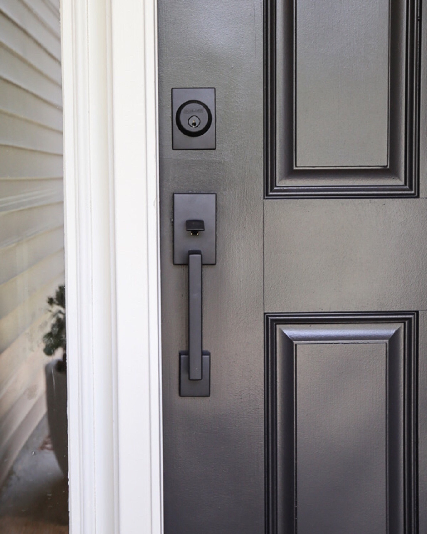 Front door hardware is looking sharp against the black painted door.

Exterior front door handle set amazon 

Interior door handle with deadbolt amazon 

#LTKhome #LTKfindsunder100