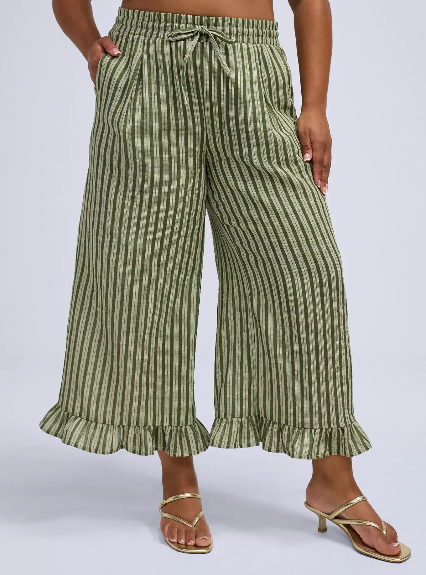 Belle Isle Ruffle Hem Pull-On Pant | Torrid (US & Canada)