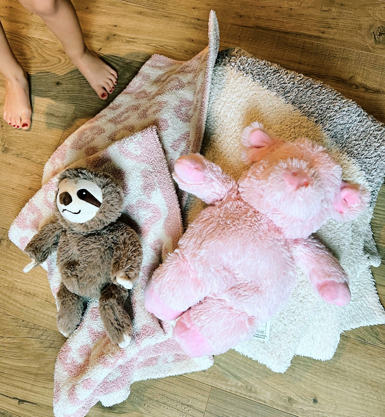 Our winter must haves for the car for the girls!!! Barefoot dream blankets and warmies for the cold l days! 

#LTKtravel #LTKkids #LTKfamily