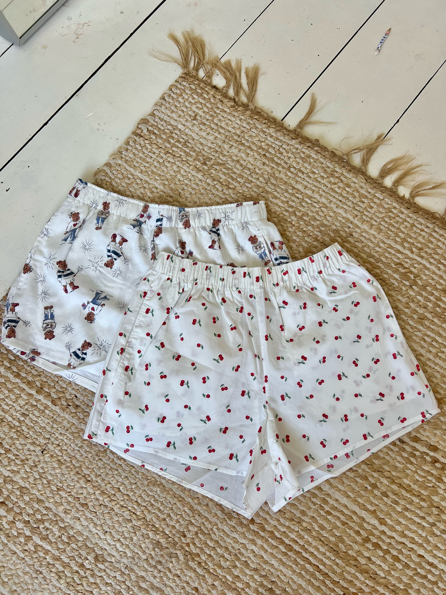 The cutest summer shorts from hollister! I wear size small spring summer basics 

#LTKsummer