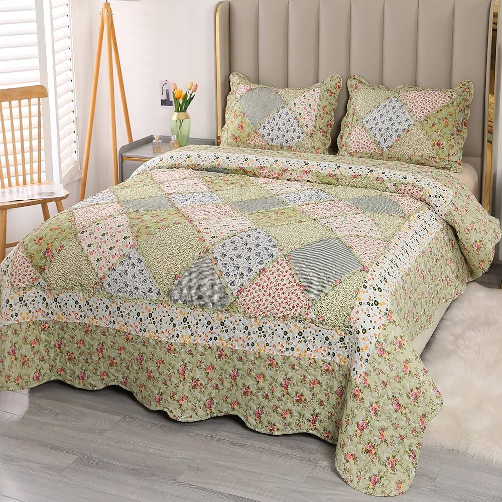 King Size Patchwork Quilt Set Green Floral Reversible Quilted Bedspread Coverlet Set 3-Piece Comf... | Amazon (US)