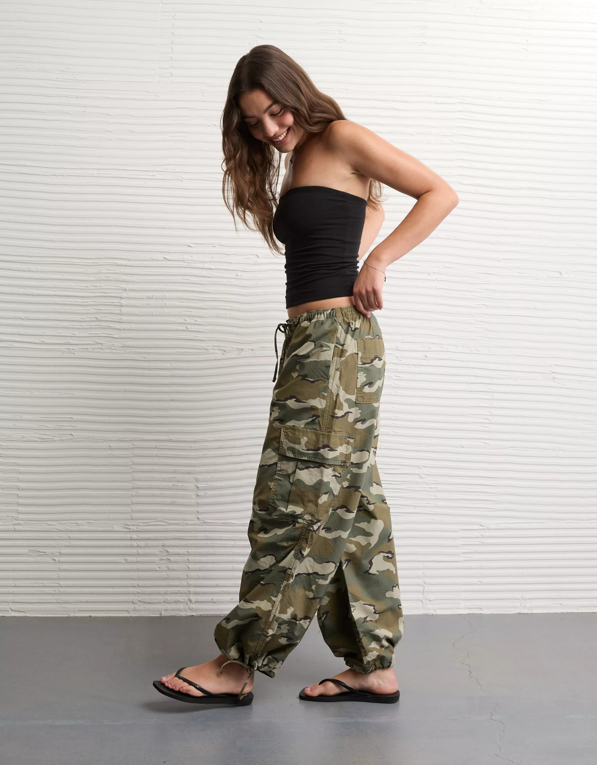 AE Low-Rise Baggy Cargo Parachute Pant | American Eagle Outfitters (US & CA)