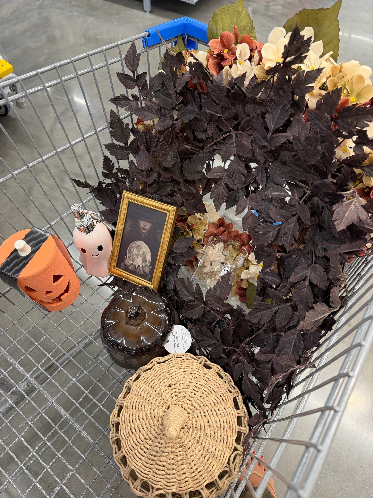Fall/halloween finds @Walmart #walmart 

Home decor, Halloween decor

#LTKHome #LTKSeasonal