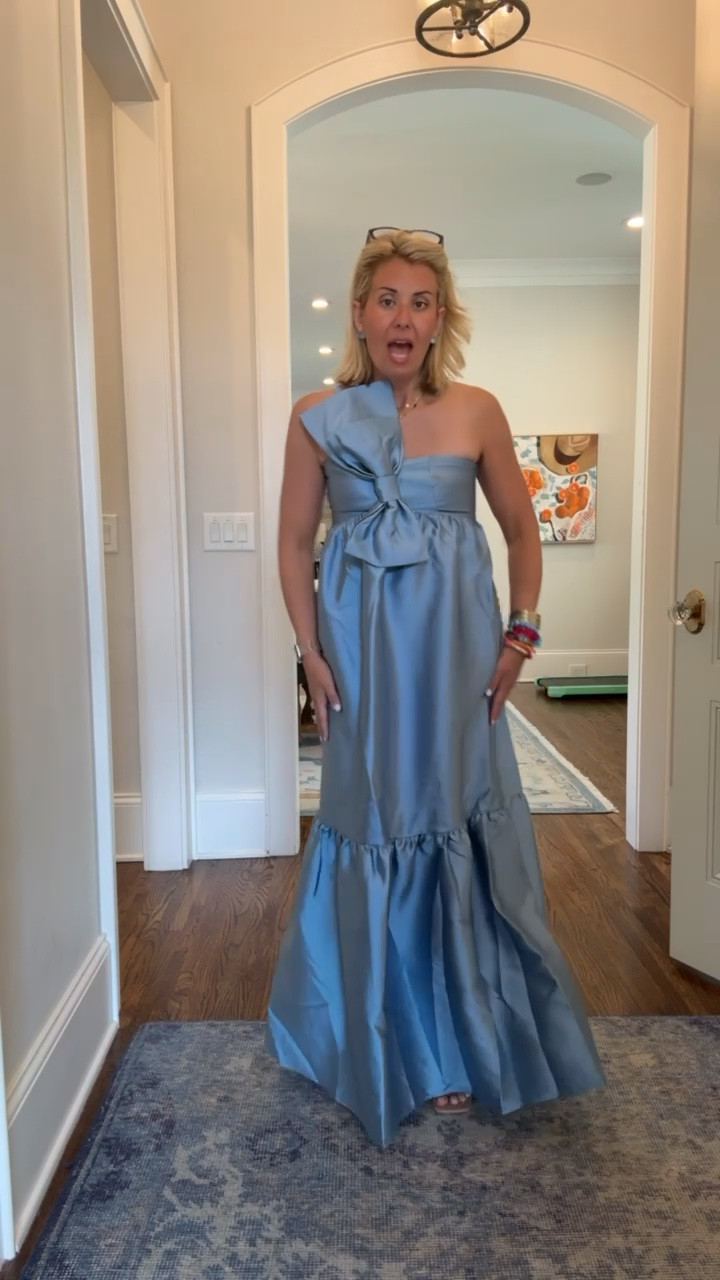 This is one of those add to cart right now girls! We are wearing this year-round and it is just perfection. I’m wearing a size small & 8 heel tts. ￼ *Use MIXANDMATCH20 at Petal & Pup *Use Catherine20 for 20% off my bracelets

#LTKootd #LTKSeasonal #LTKWedding