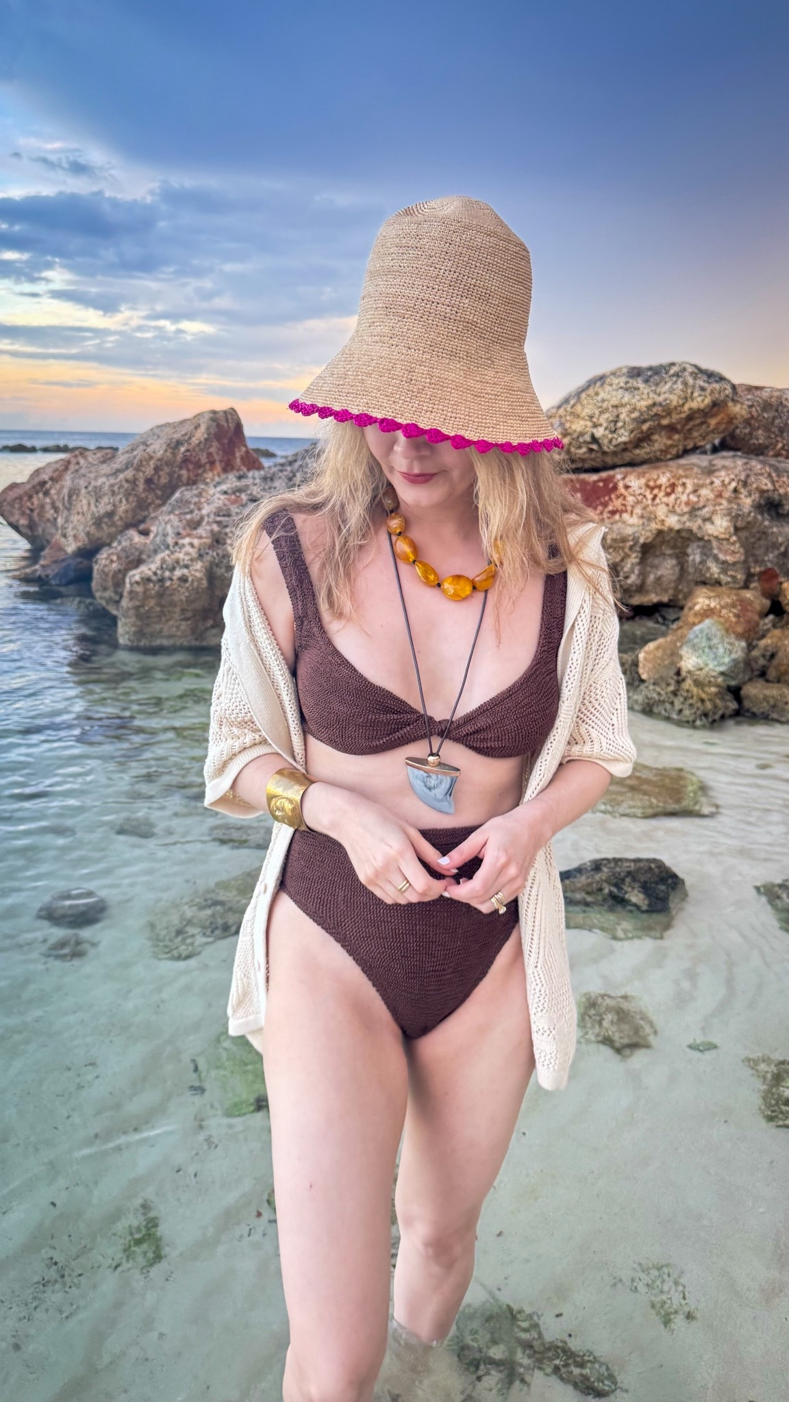 Mi combo favorito: bikini one size que + bucket hat con toque de color 🌸

#LTKSeasonal #LTKSwim #LTKU