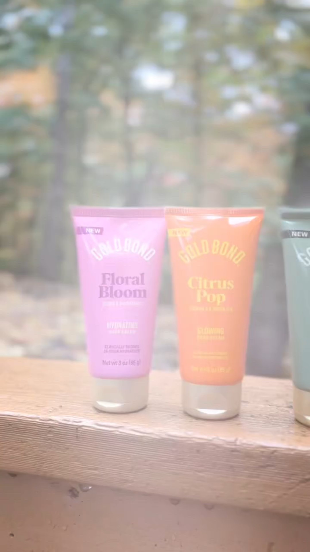 Obsessed with the new Gold Bond hand creams I was gifted 🤍 The scents are so good — vanilla and floral have definitely stolen my heart 🌸✨ Perfect for keeping my hands soft and hydrated all winter long! @influenster @goldbond #Gifted #GoldBondGlow #goldbondpartner #influenster #goldbond #complimentary #goldbondgetintouch #goldbondscented