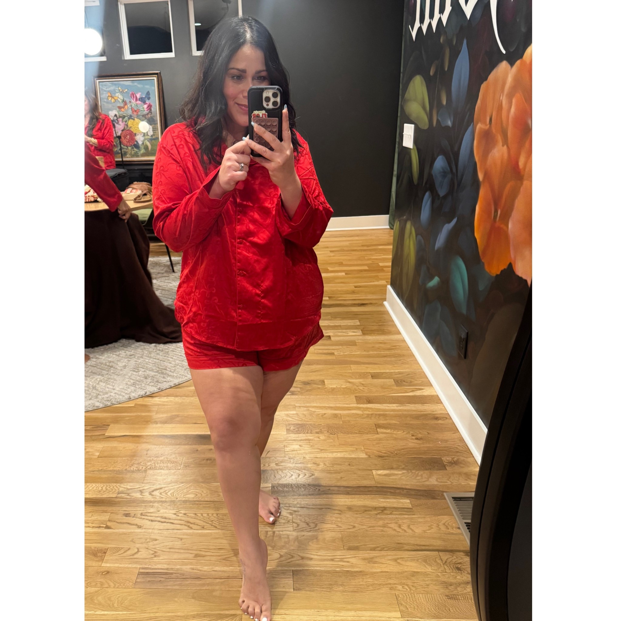 Wearing a 2X. They run a tad bit small. I would size up one! 

@walmart #walmart #plussize #midsize 