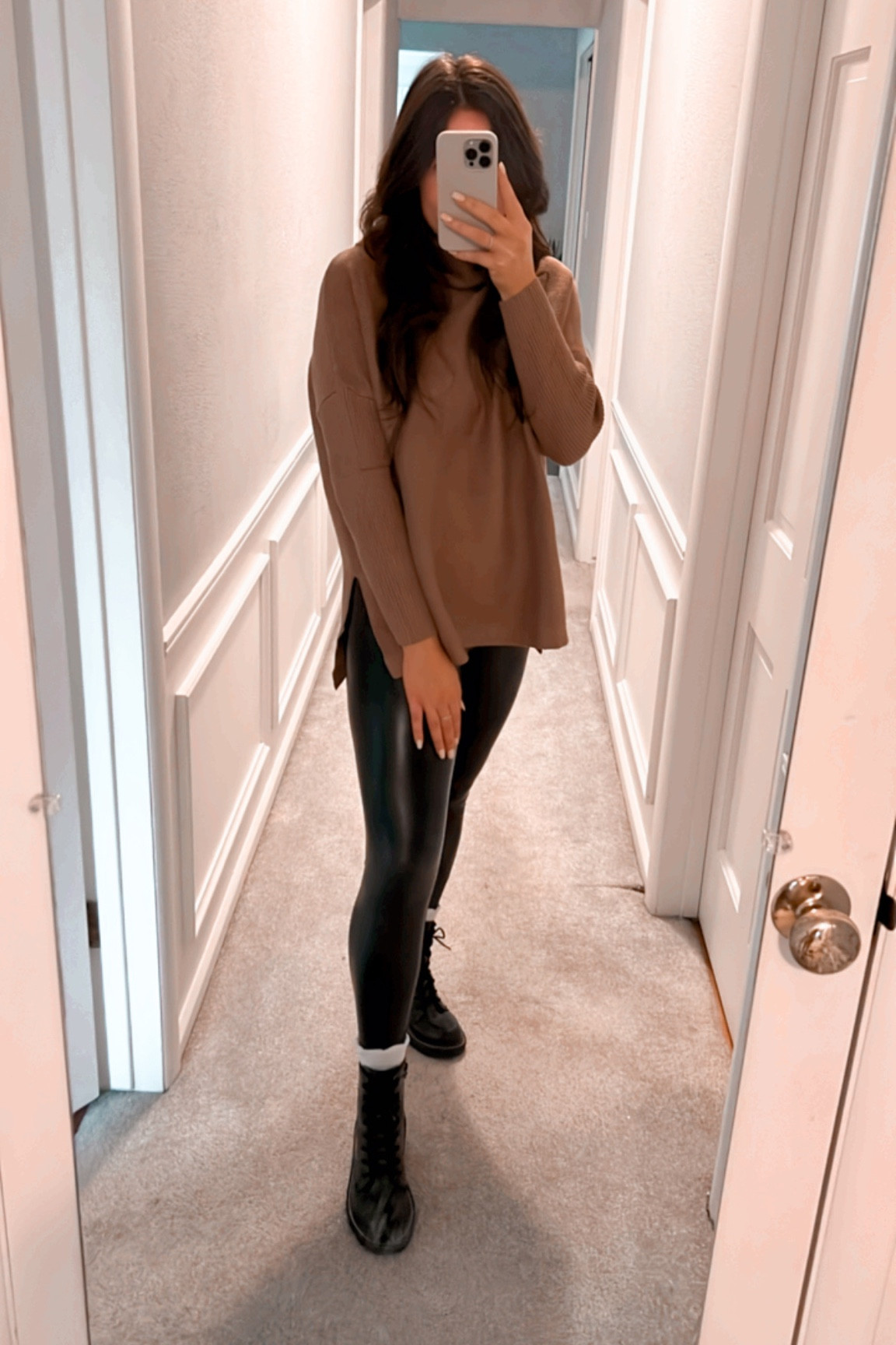 manor house tour tonight + puppy play date!! 

Love this sweater - probably the softest/comfiest sweater I own!! Easiest way to dress up any outfit - leather leggings!

#LTKFind #LTKfit #LTKitbag