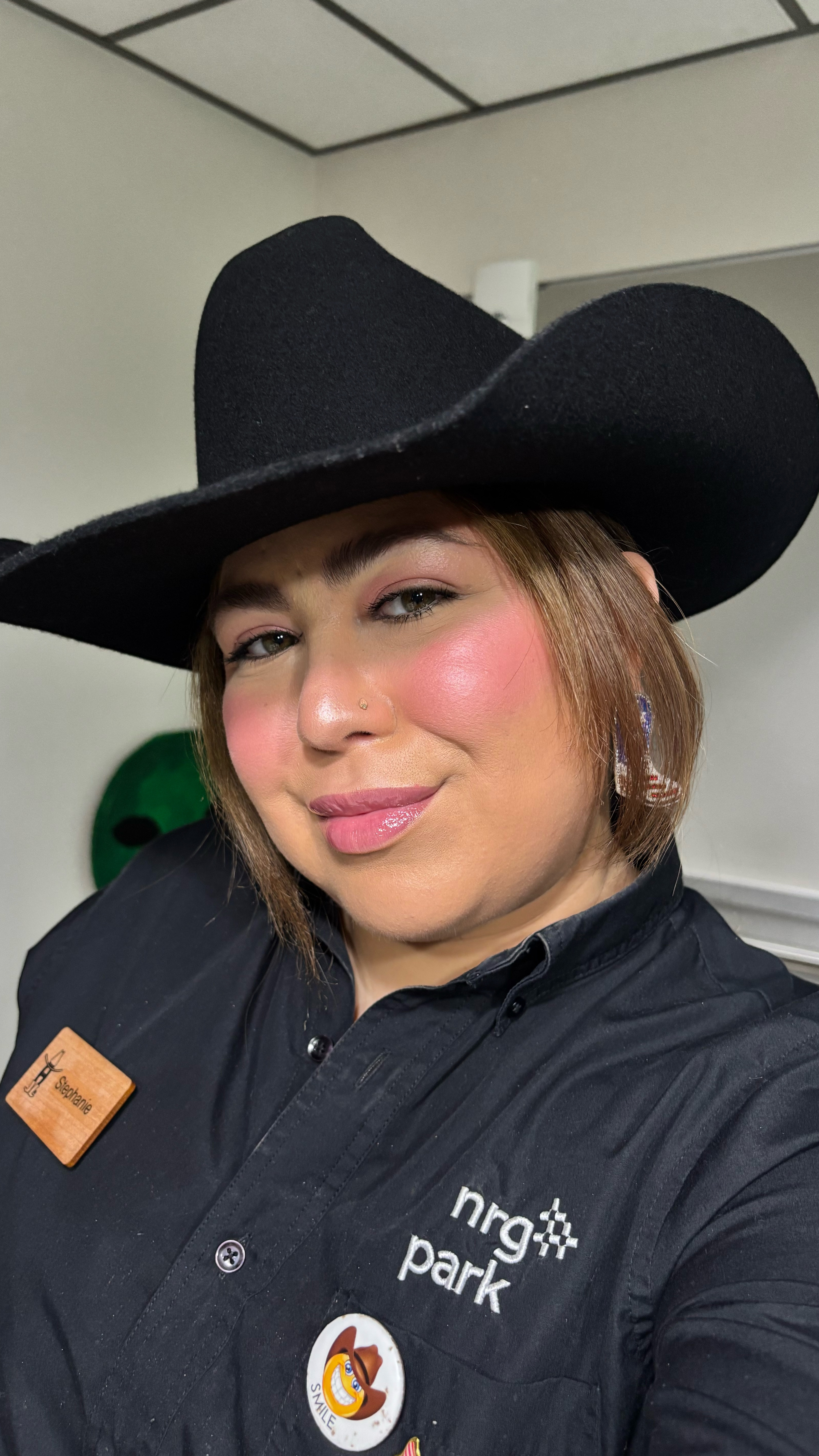 Showcasing my makeup! I love it today 

#LTKWatchNow #LTKFindsUnder100 #LTKBeauty