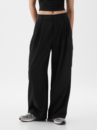 GapFit High Rise Runaround Cargo Joggers | Gap (CA)