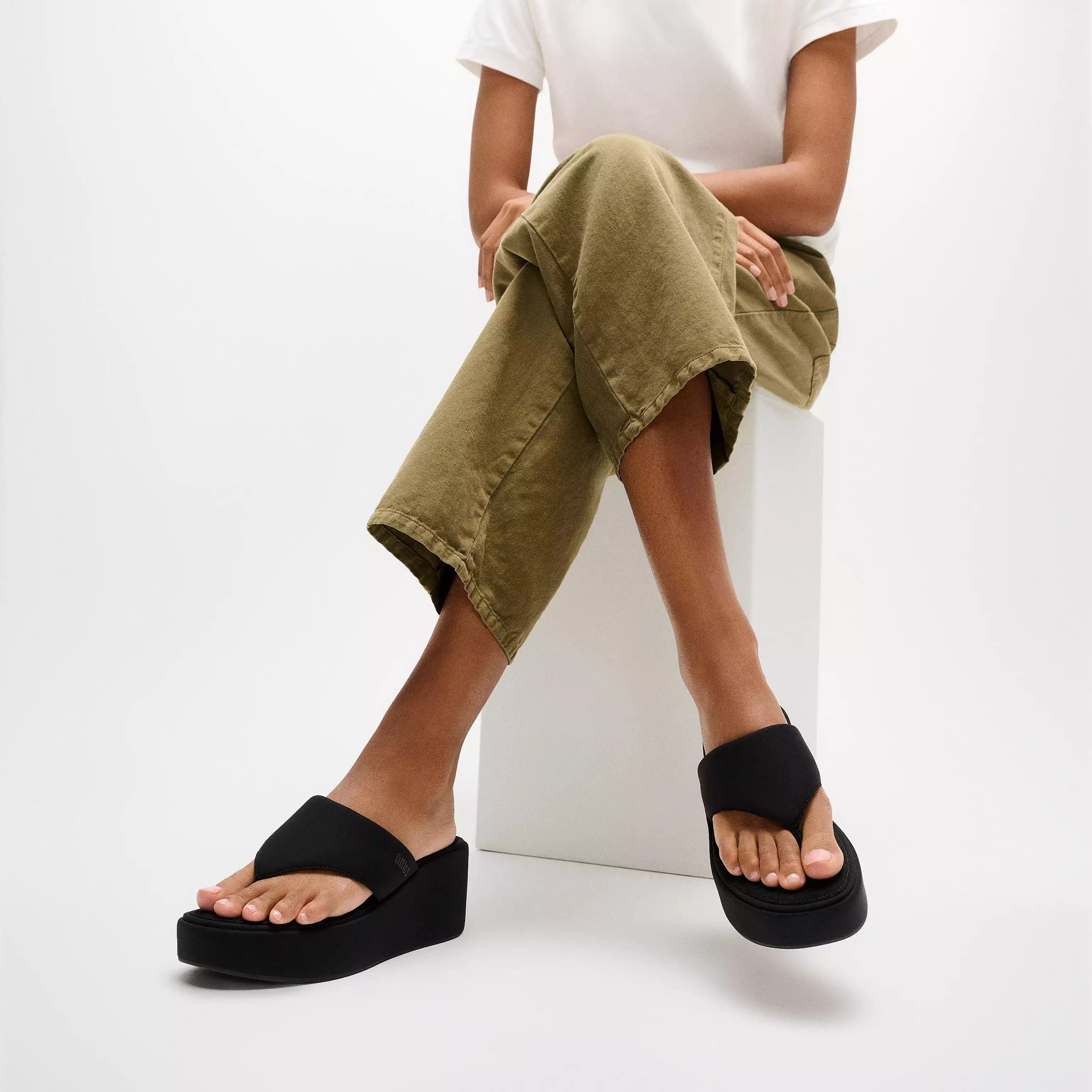 PLATFFORMS Wedge Toe-Post Sandals | FitFlop (UK)