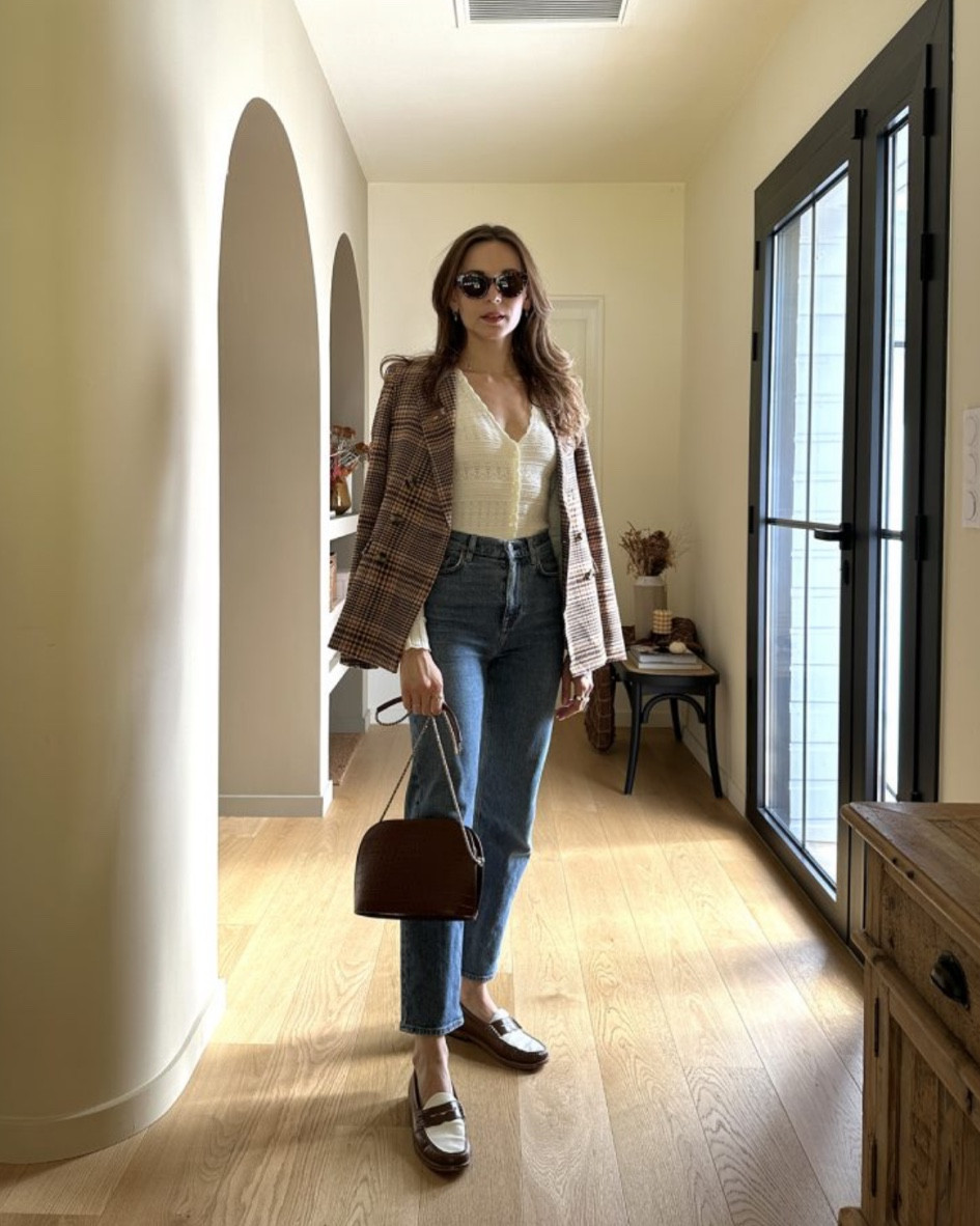 Look du jour 

jeans & Other Stories, jeans bleus basiques, chemise blouse écru, blouse Sézane brodée, blouse blanche à broderie, sac croco en cuir, veste habillée & Other Stories

#LTKstyletip #LTKSeasonal